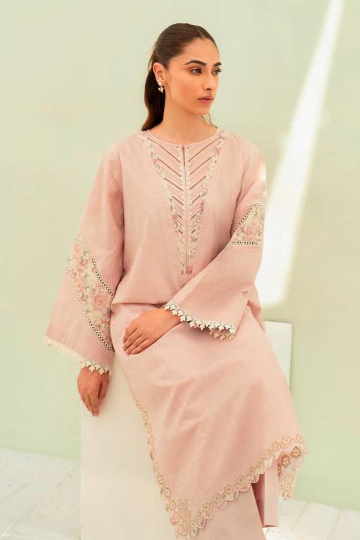 Pakistani Readymade Salwar Kameez 