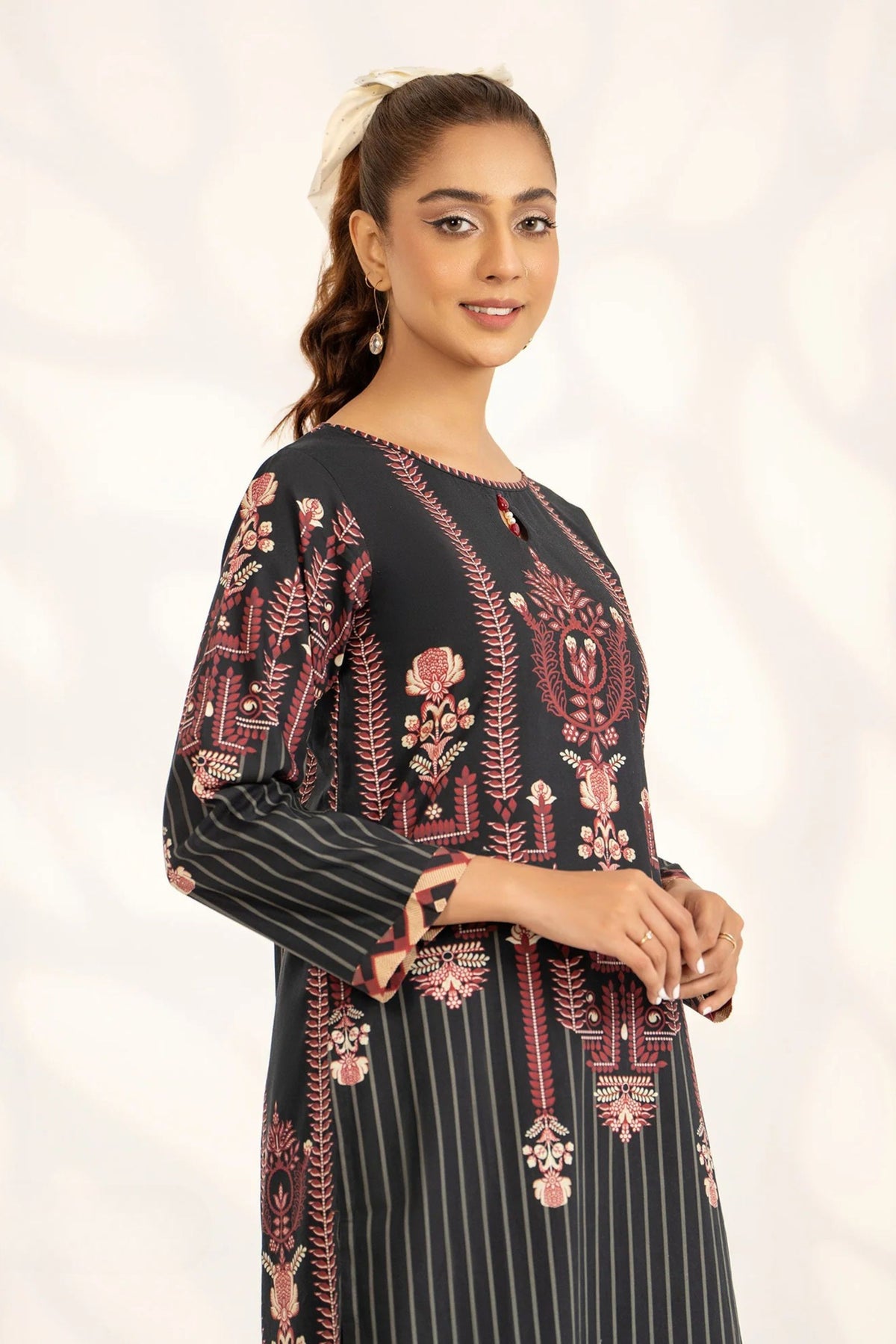 Women&#39;s Semi Formal Wear For Pakistani Events