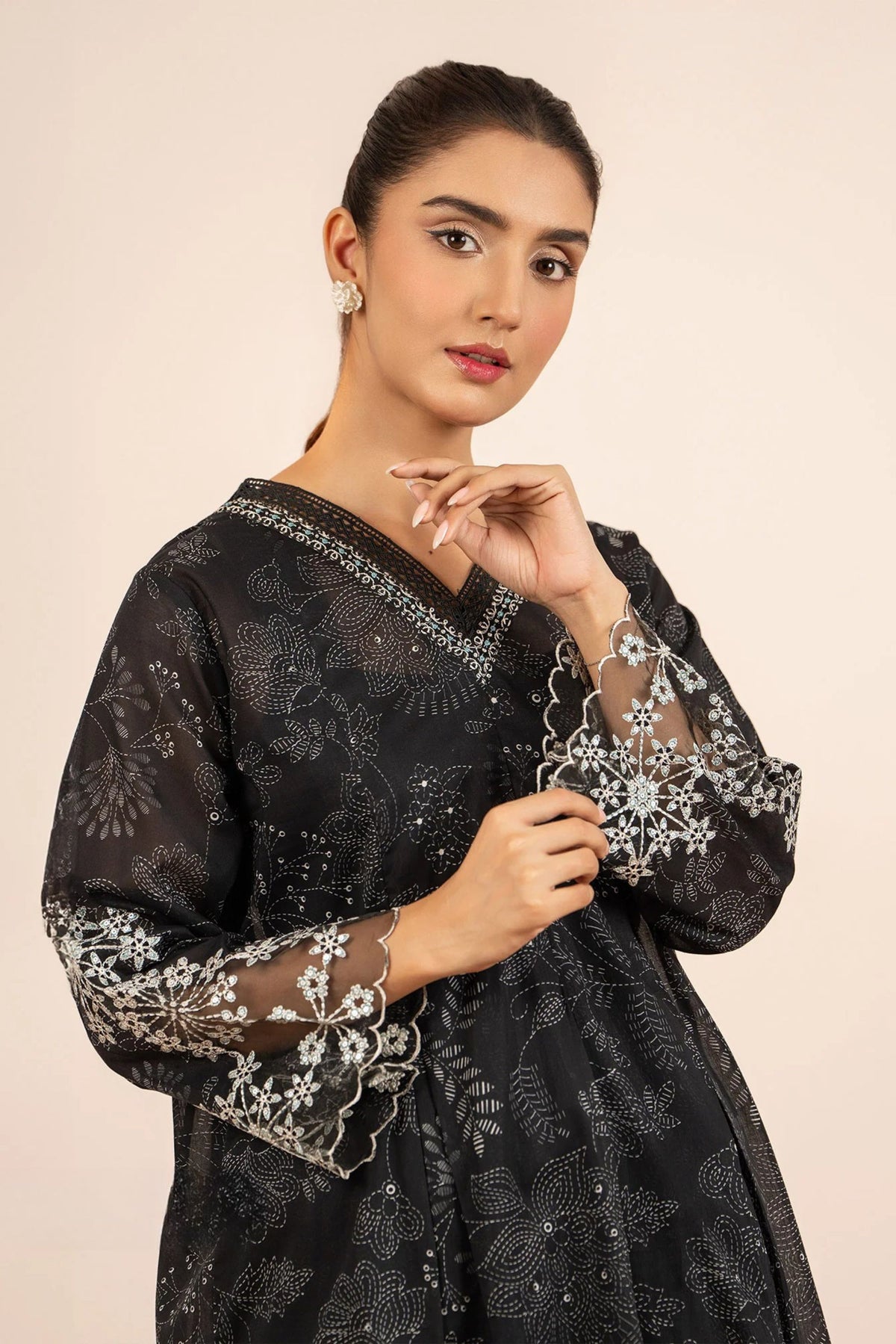 Women&#39;s Semi Formal Wear For Pakistani Events