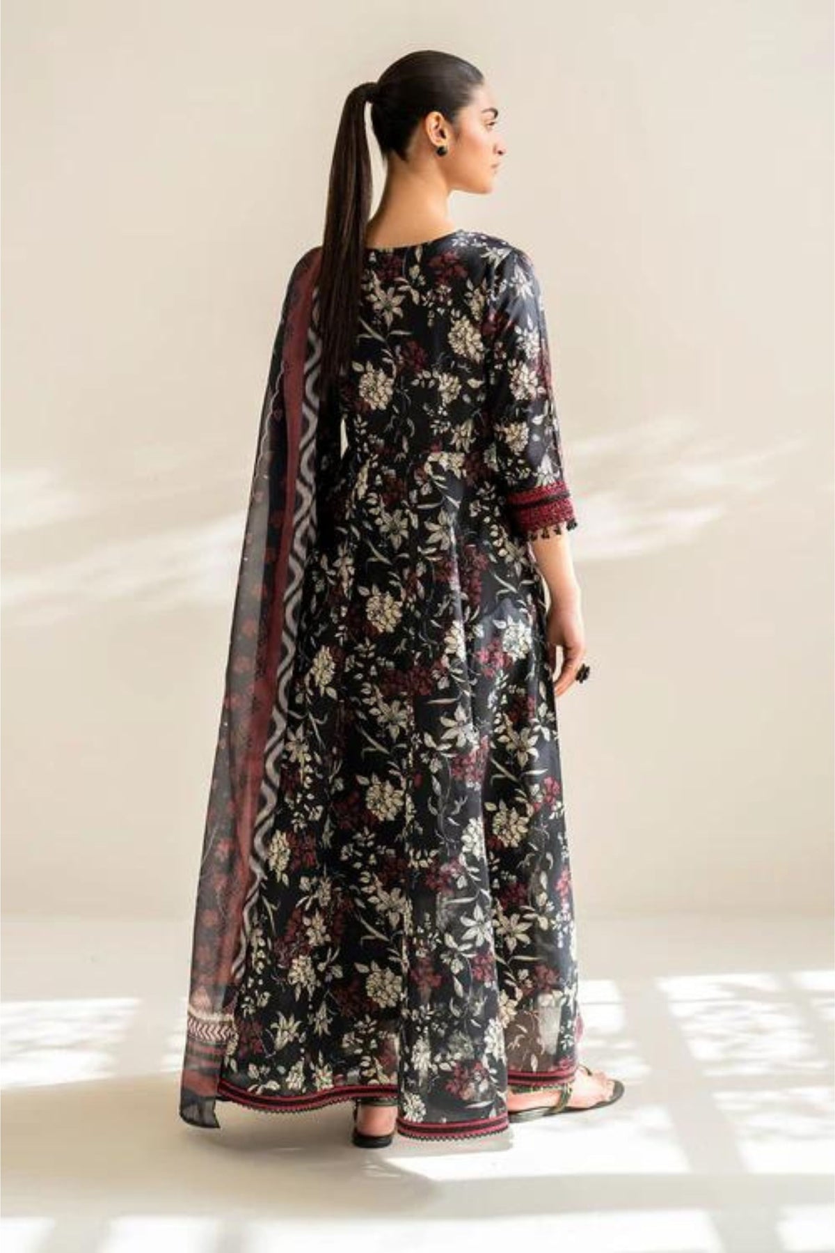 Women Lawn Readymade Suits Online