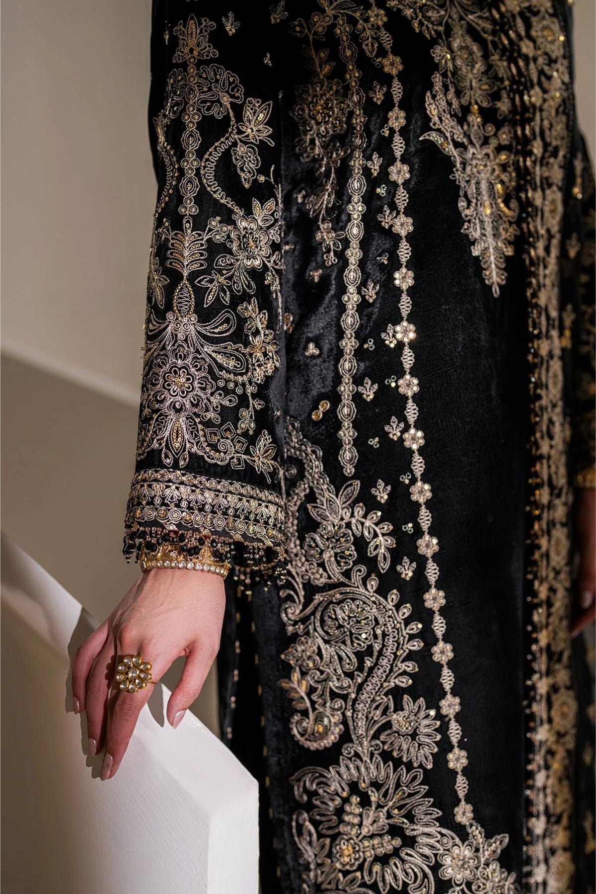 Pakistani Velvet Outfits Online