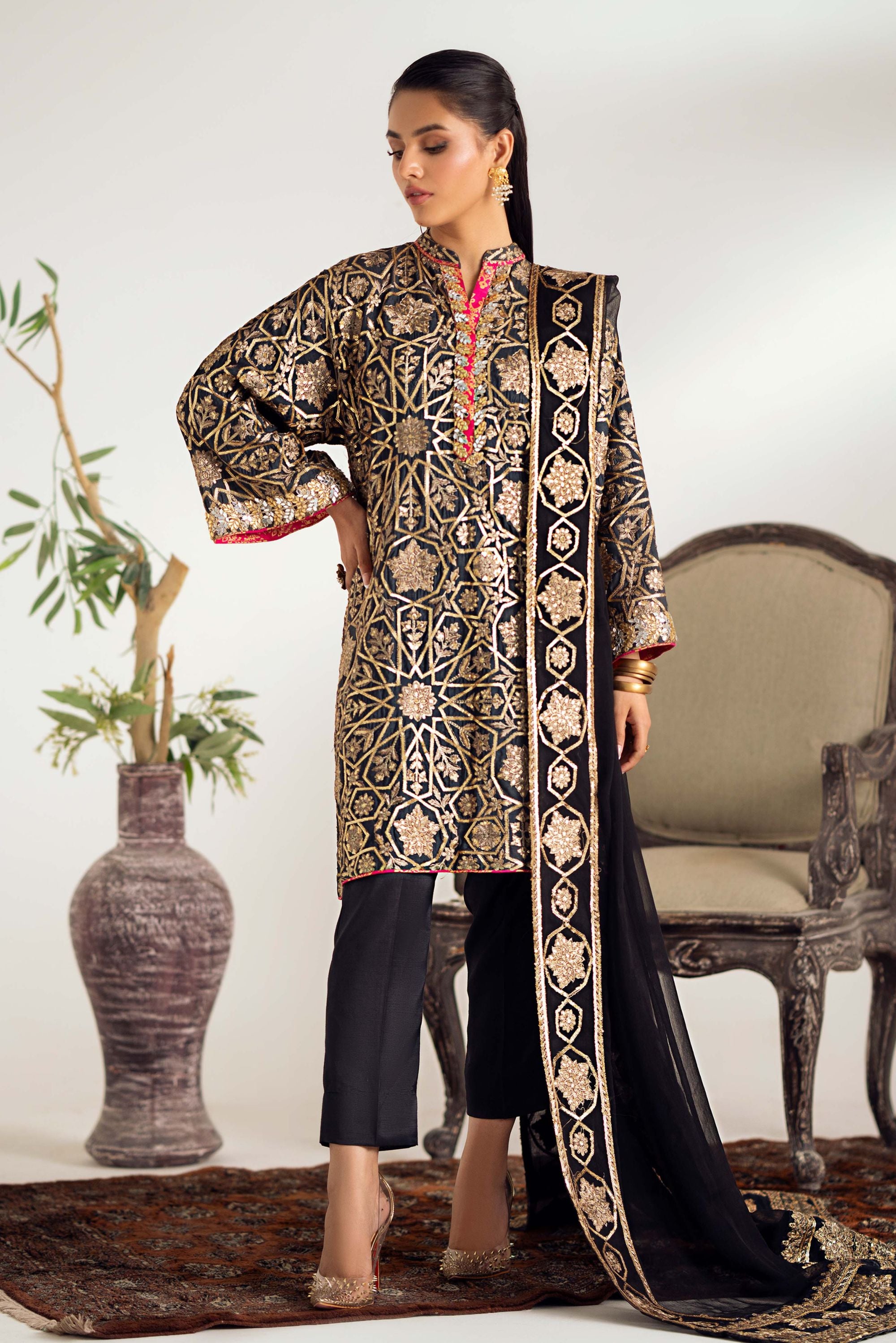 Party wear Suits For Pakistani Wedding Function