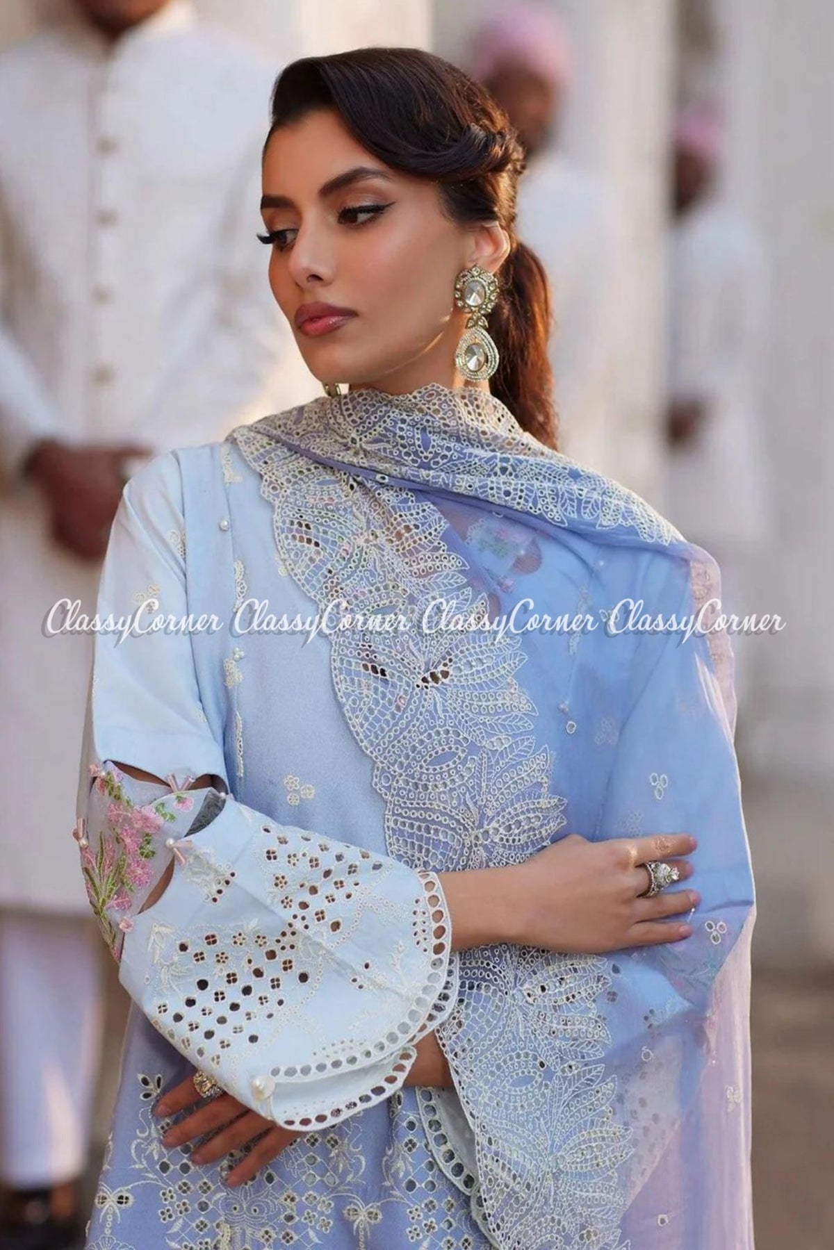 guest outfits to attend pakistani wedding