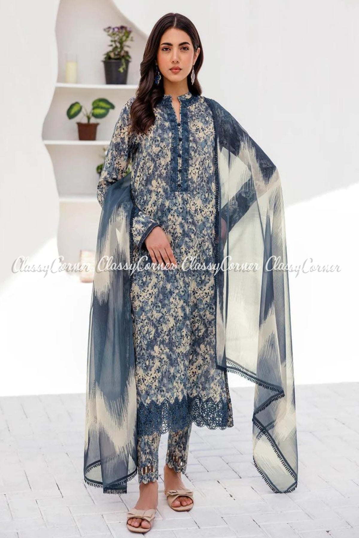 Pakistani Latest lawn Outfits 2024