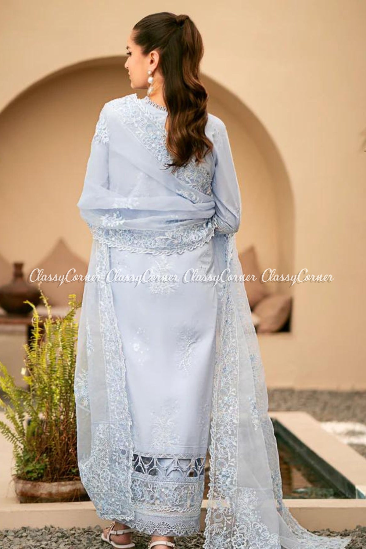 Pakistani Readymade Lawn suits in Sydney Australia