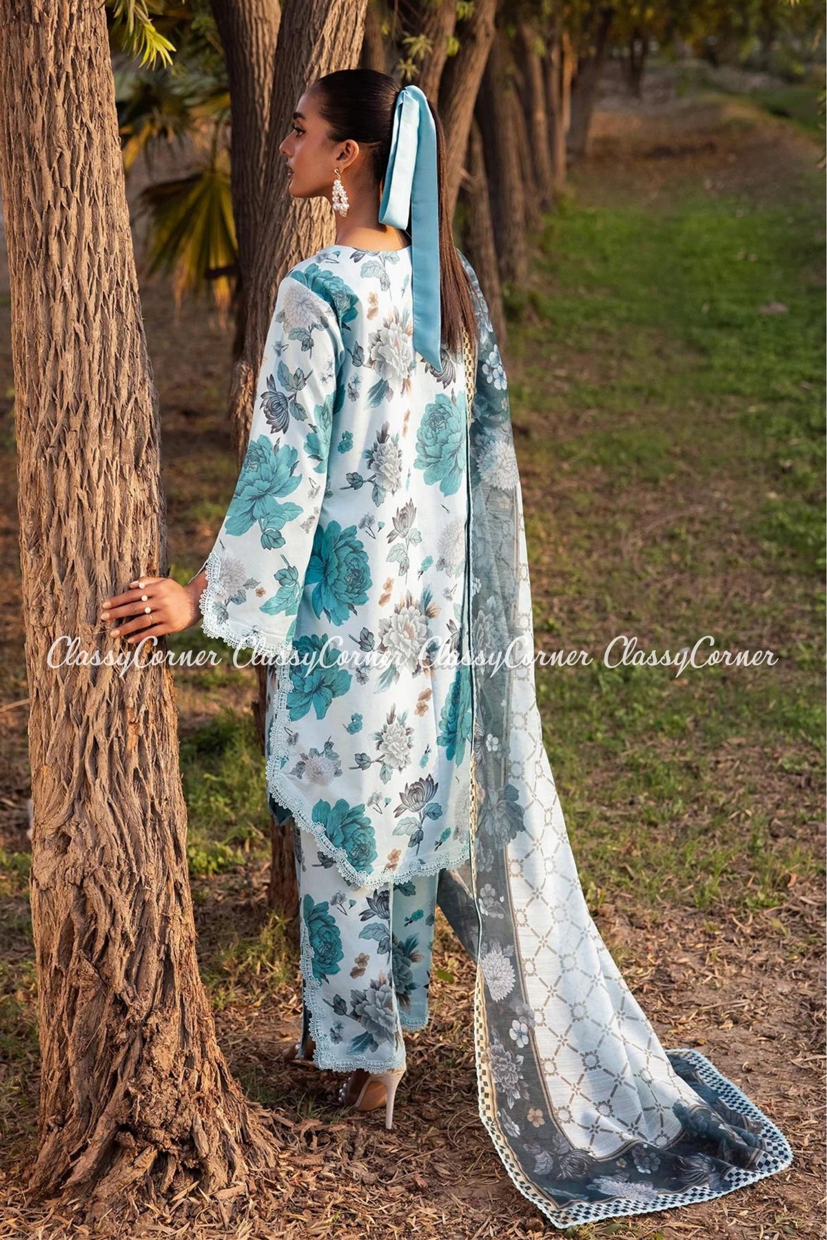 Pakistani Formal Wear Lawn Suit