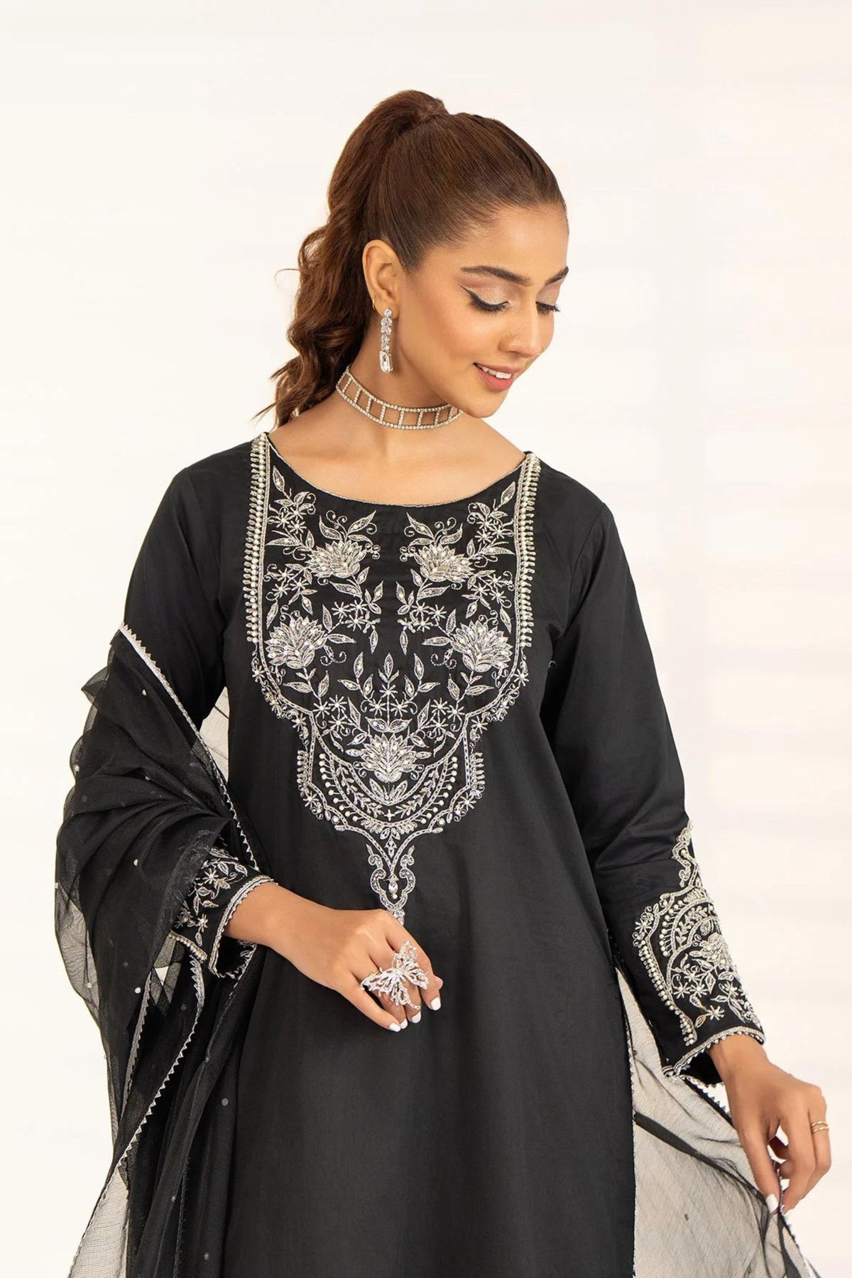 Pakistani Readymade Outfits Online