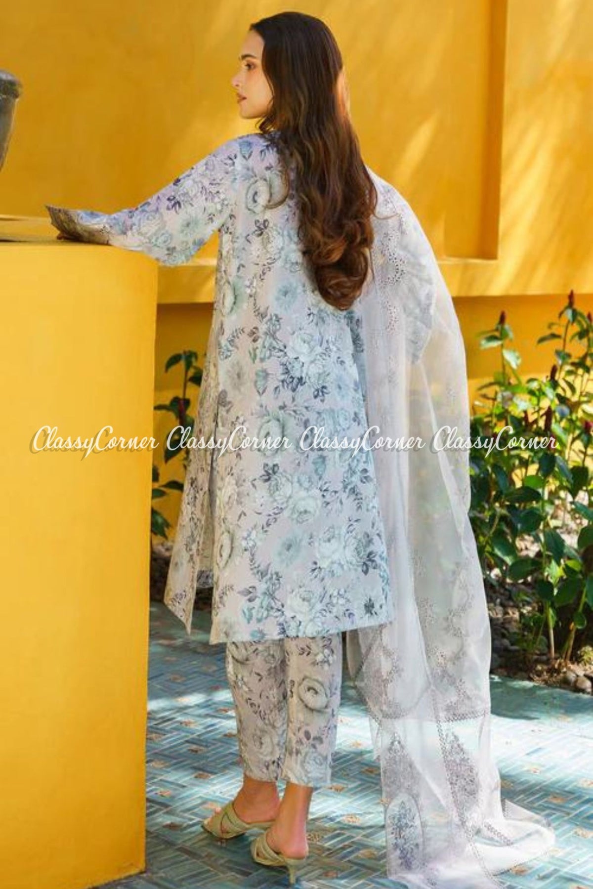 Grey Lawn Pakistani Salwar Kameez