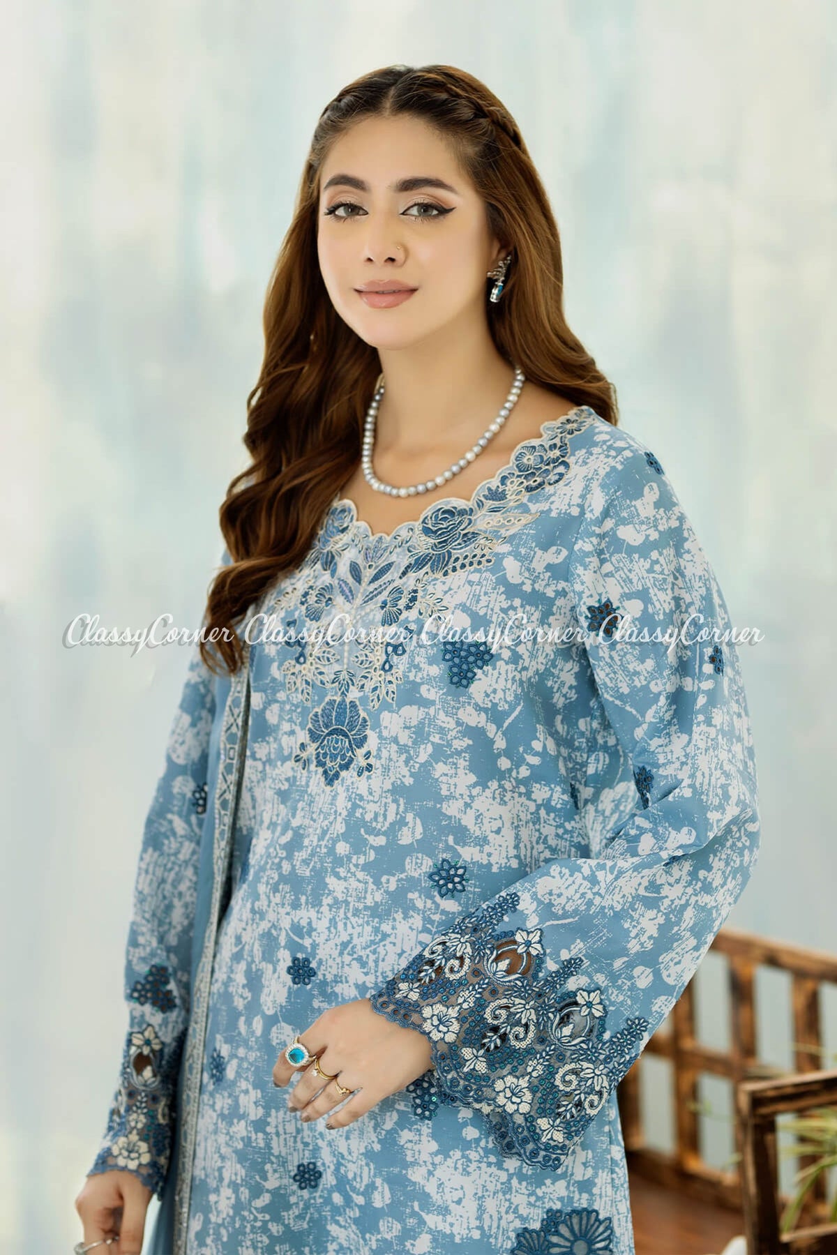 Latest Pakistani Readymade Suits Online