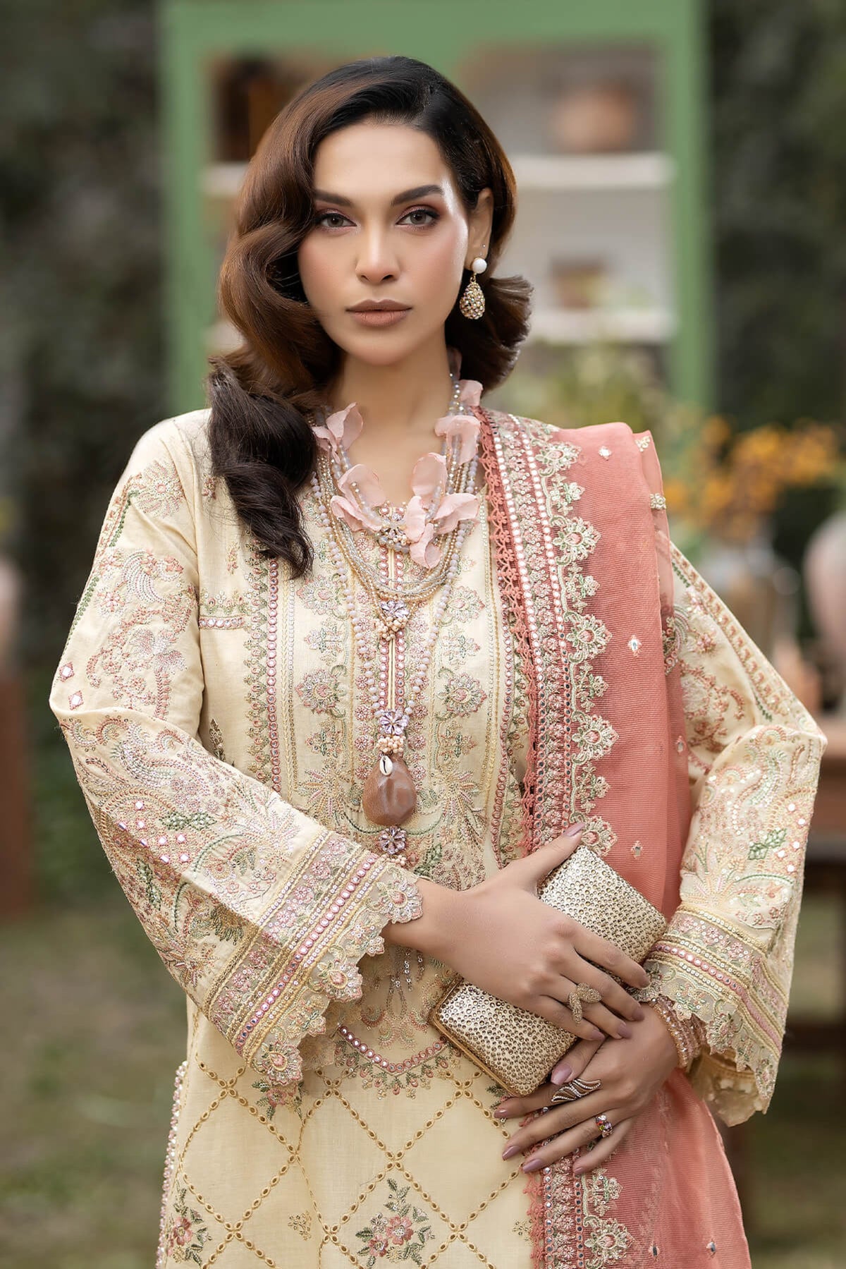 Pakistani Latest lawn Outfits 2024