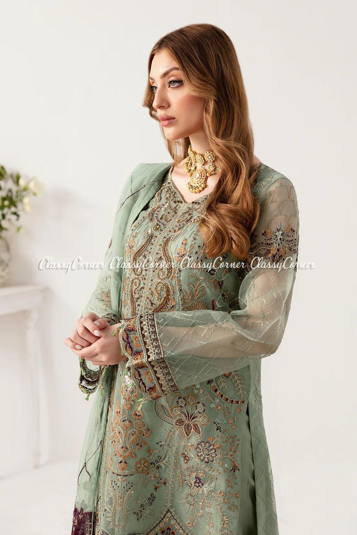 places to buy women&#39;s pakistani wedding outfits