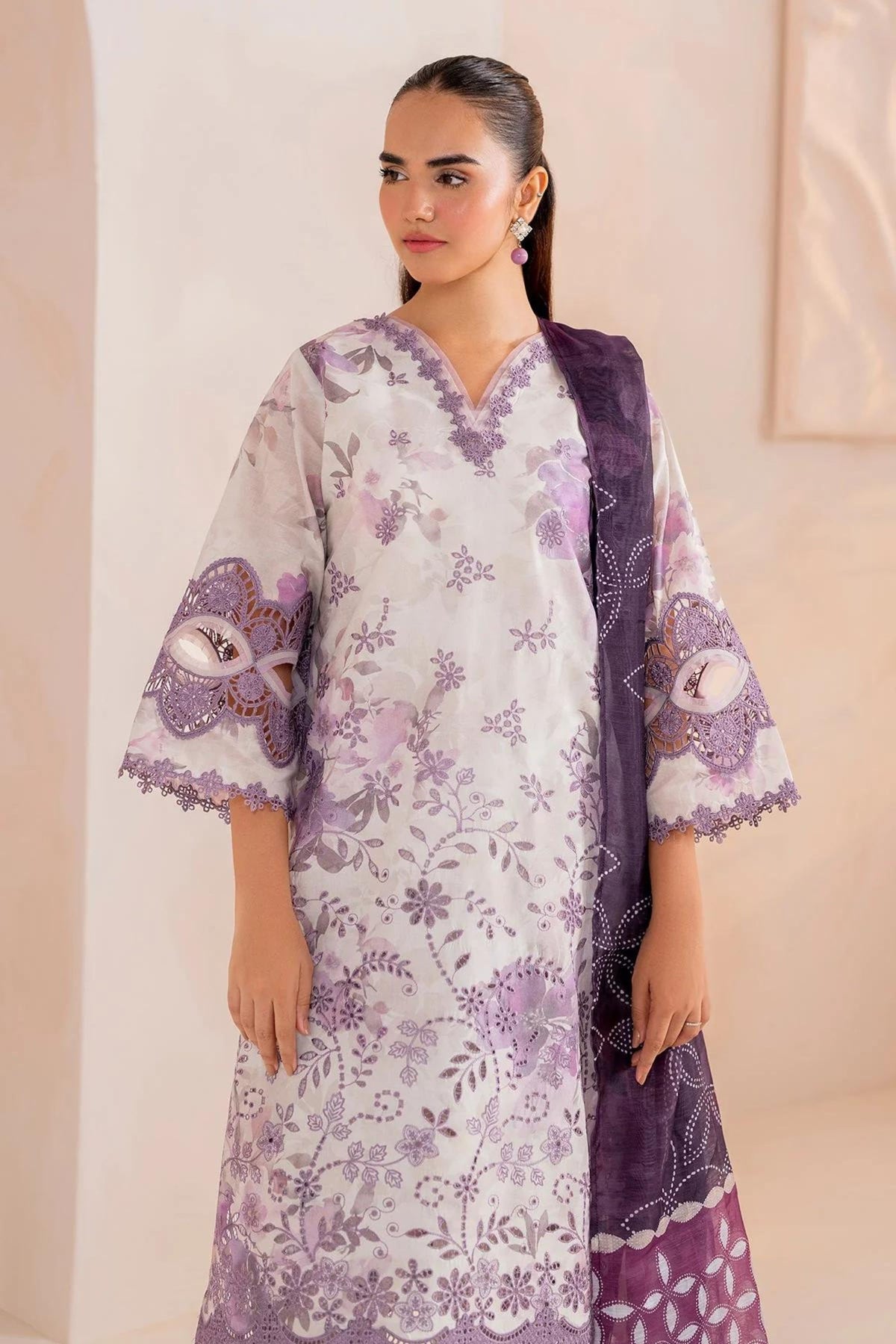 Pakistani Lawn Suits online