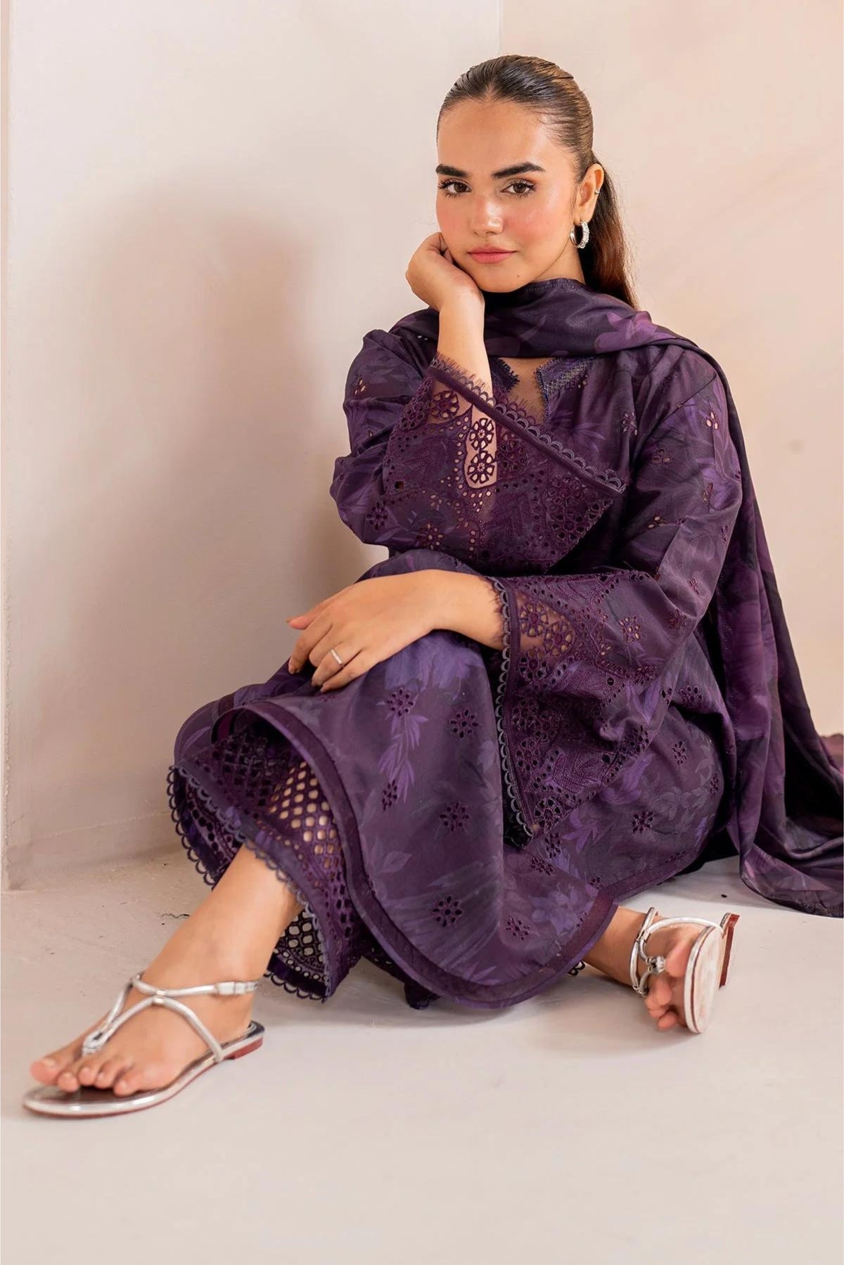 Pakistani Lawn Suits online