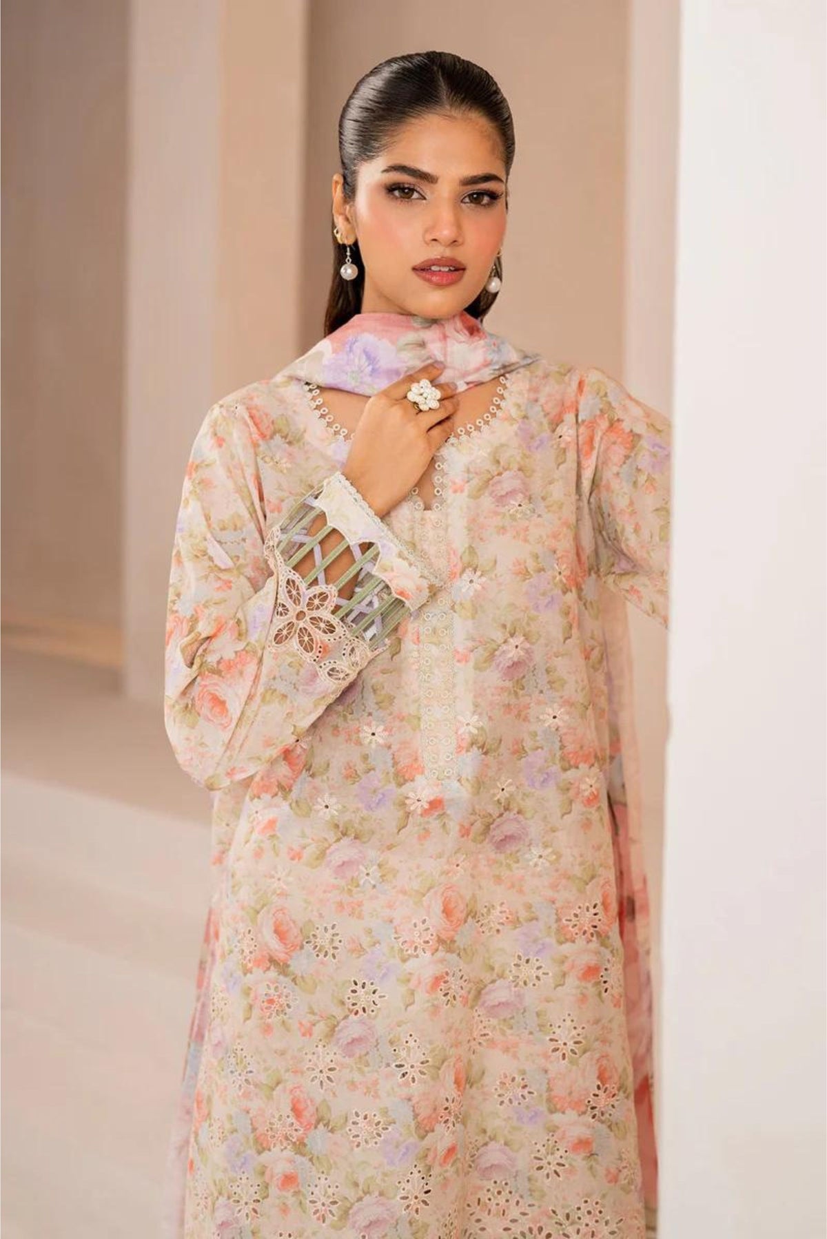 Pakistani Formal Suits For Get Together