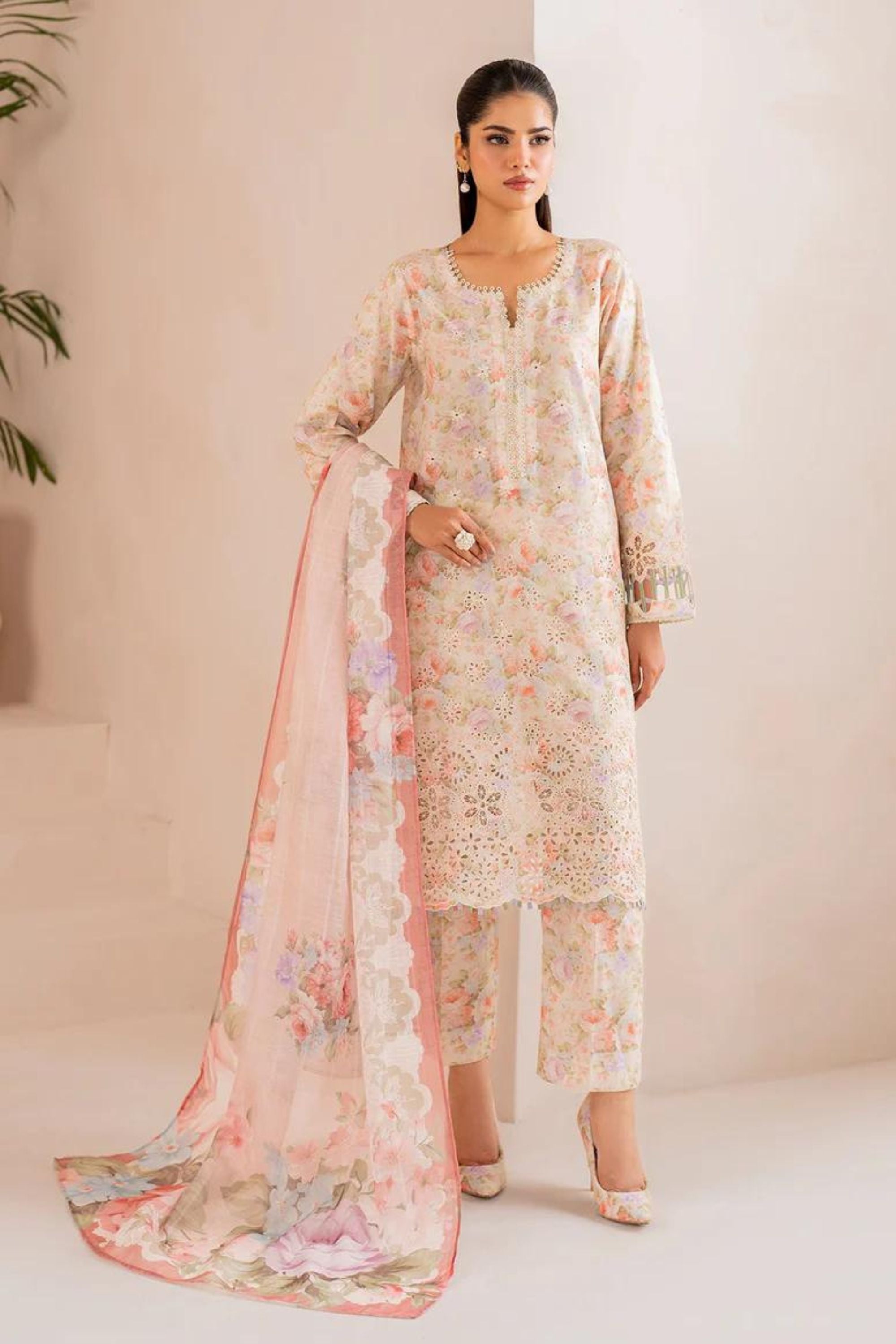 Pakistani Formal Suits For Get Together