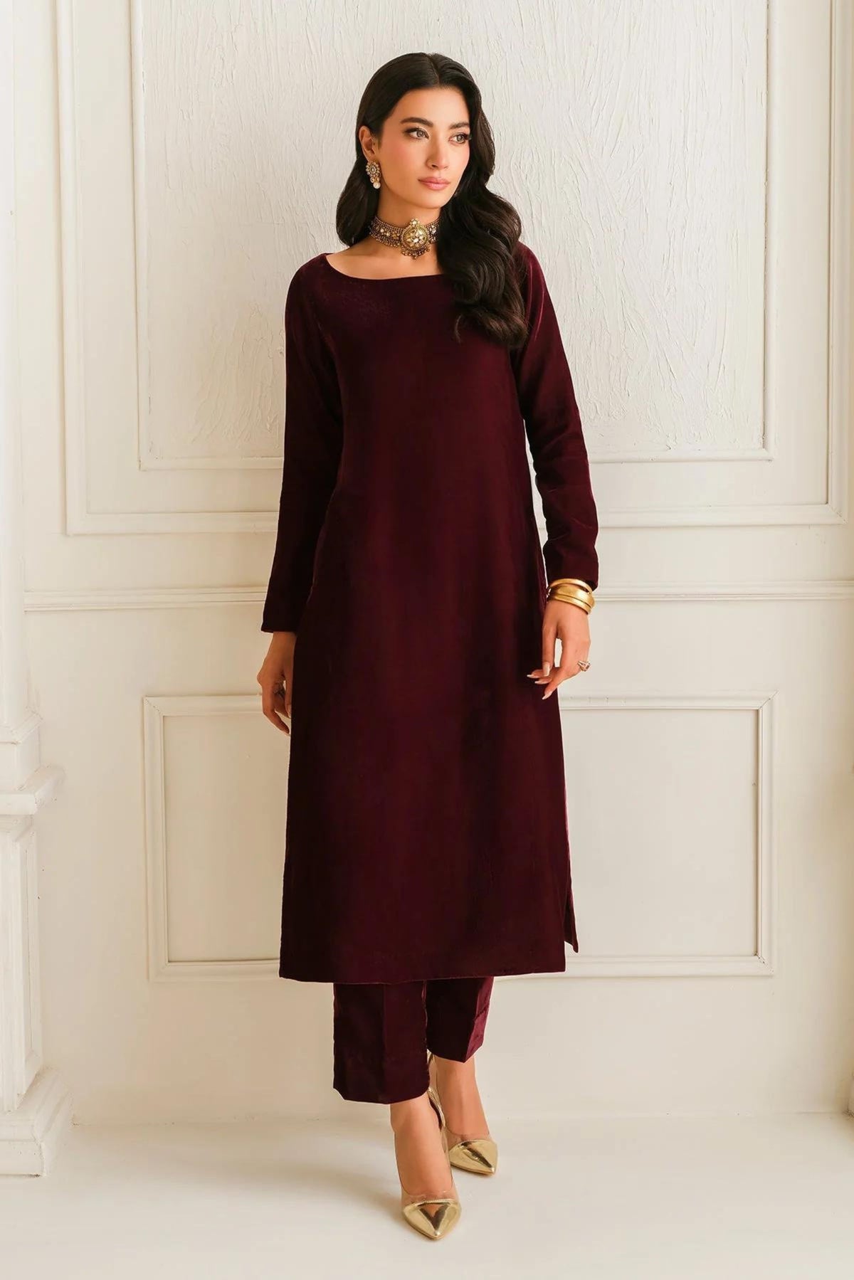 Pakistani Velvet Outfits Online