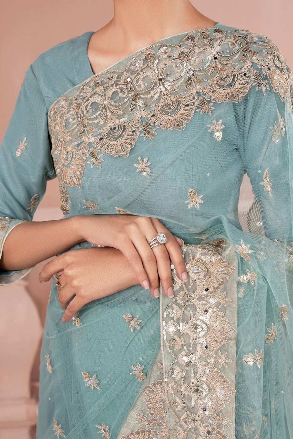 Pakistani Wedding Saree For Ladies