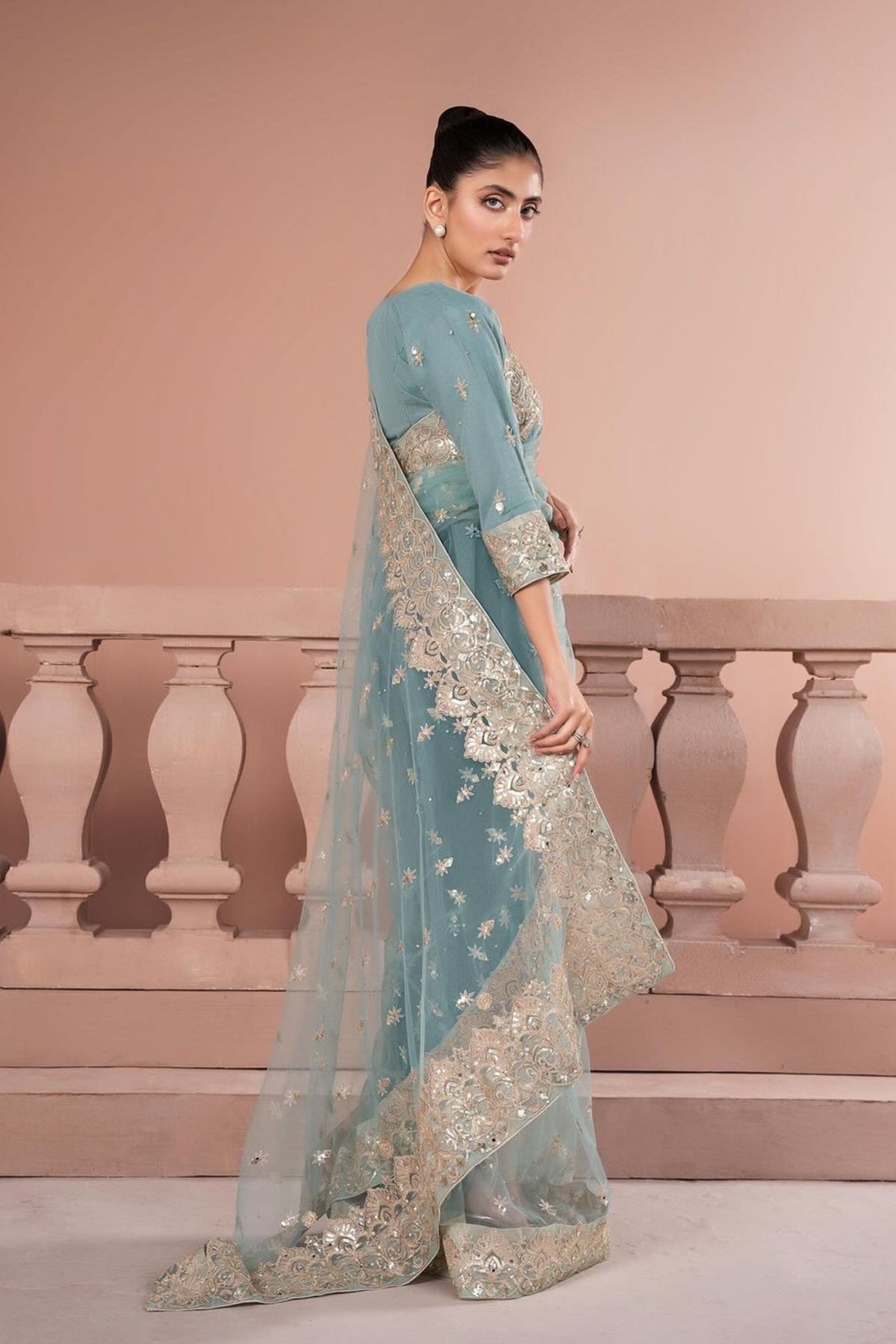 Pakistani Wedding Saree For Ladies