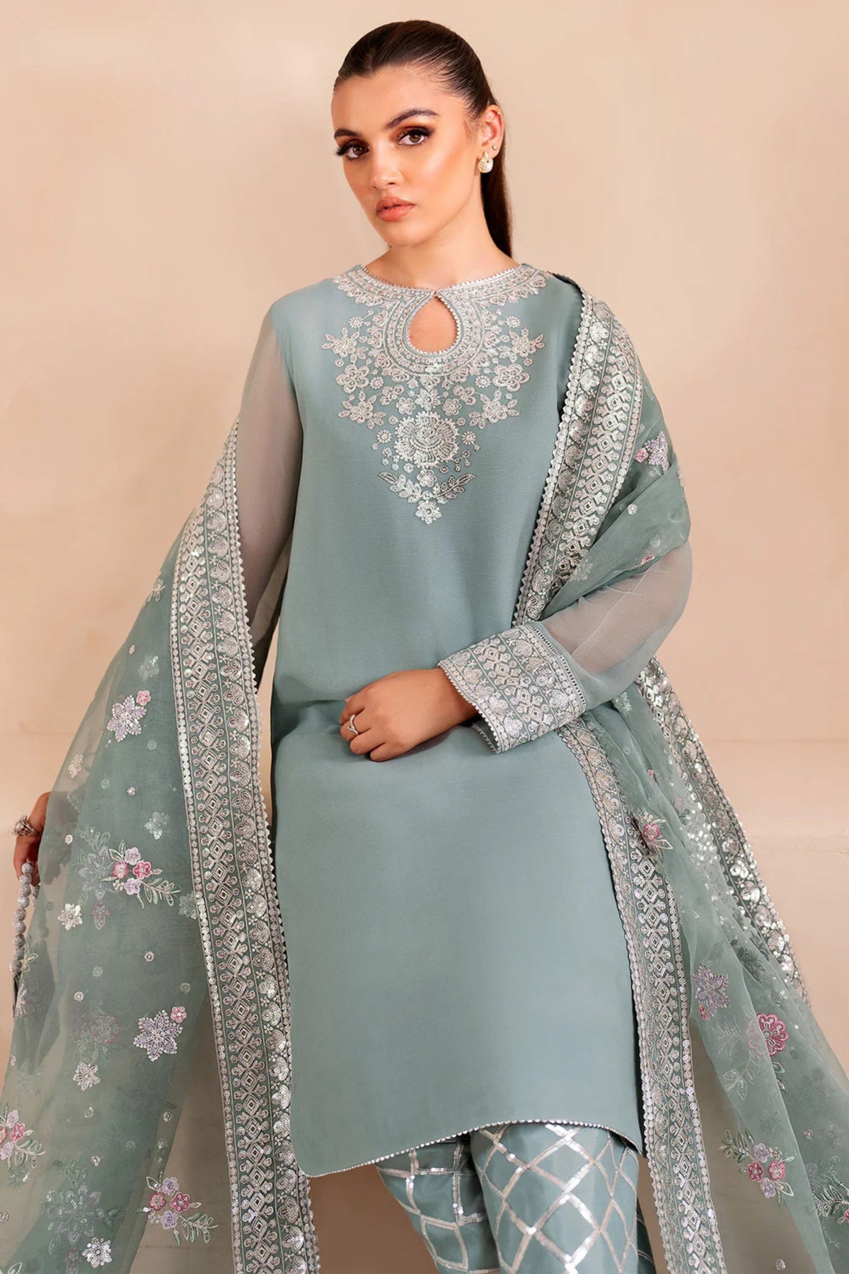 Latest 2024 Pakistani Wedding Outfits 