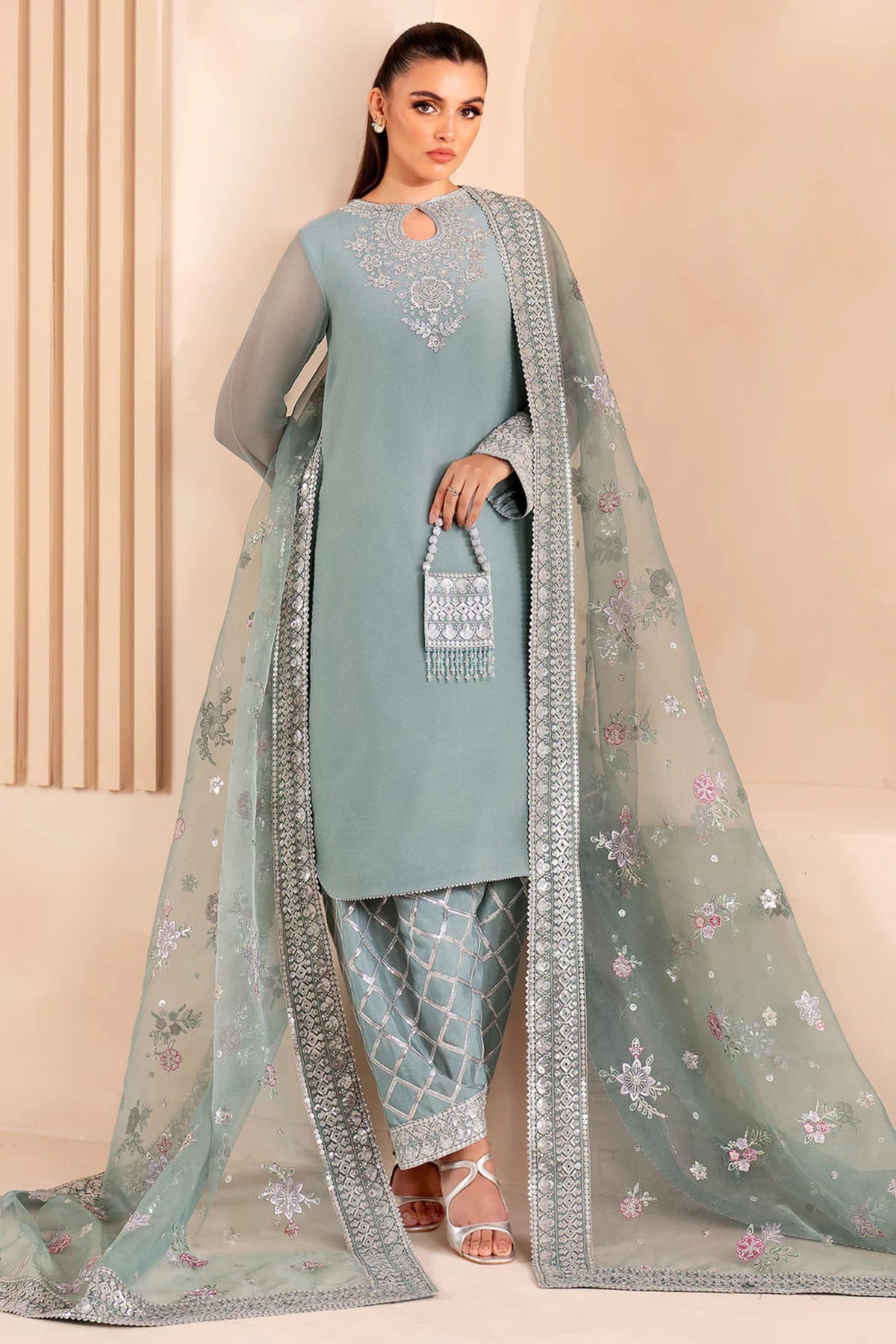 Latest 2024 Pakistani Wedding Outfits 