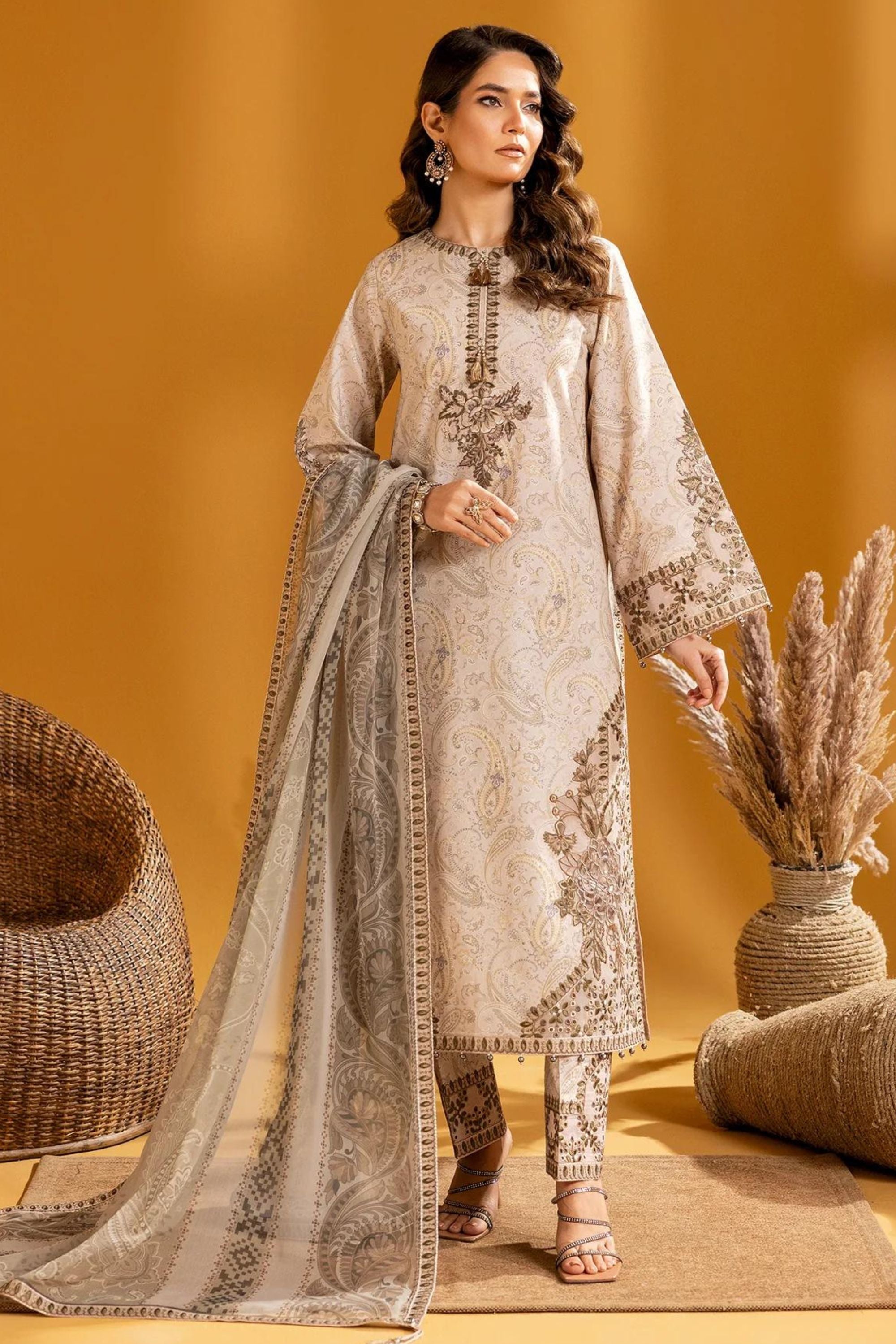 Pakistani Semi Formal Dress For Ladies