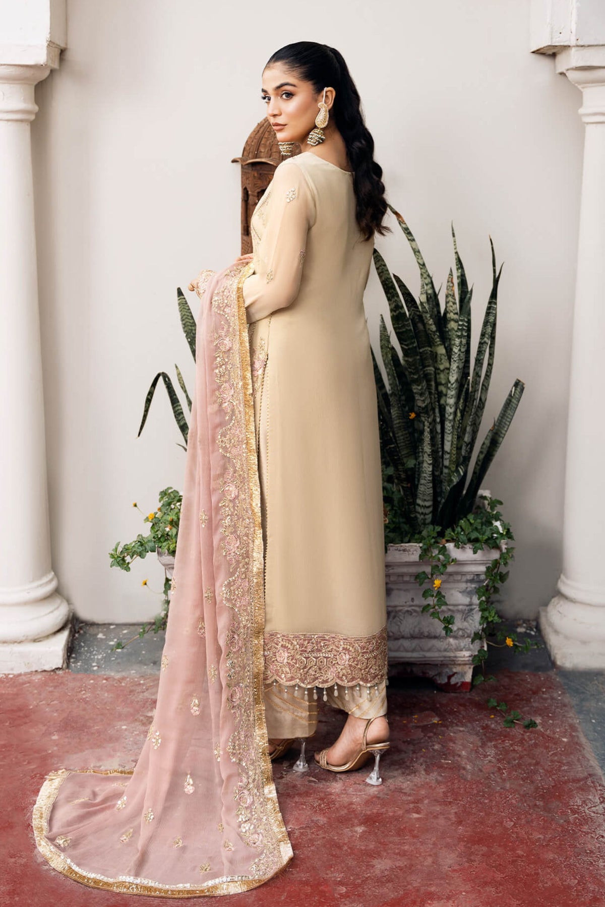 Pakistani Party Wear Suits For Weddings