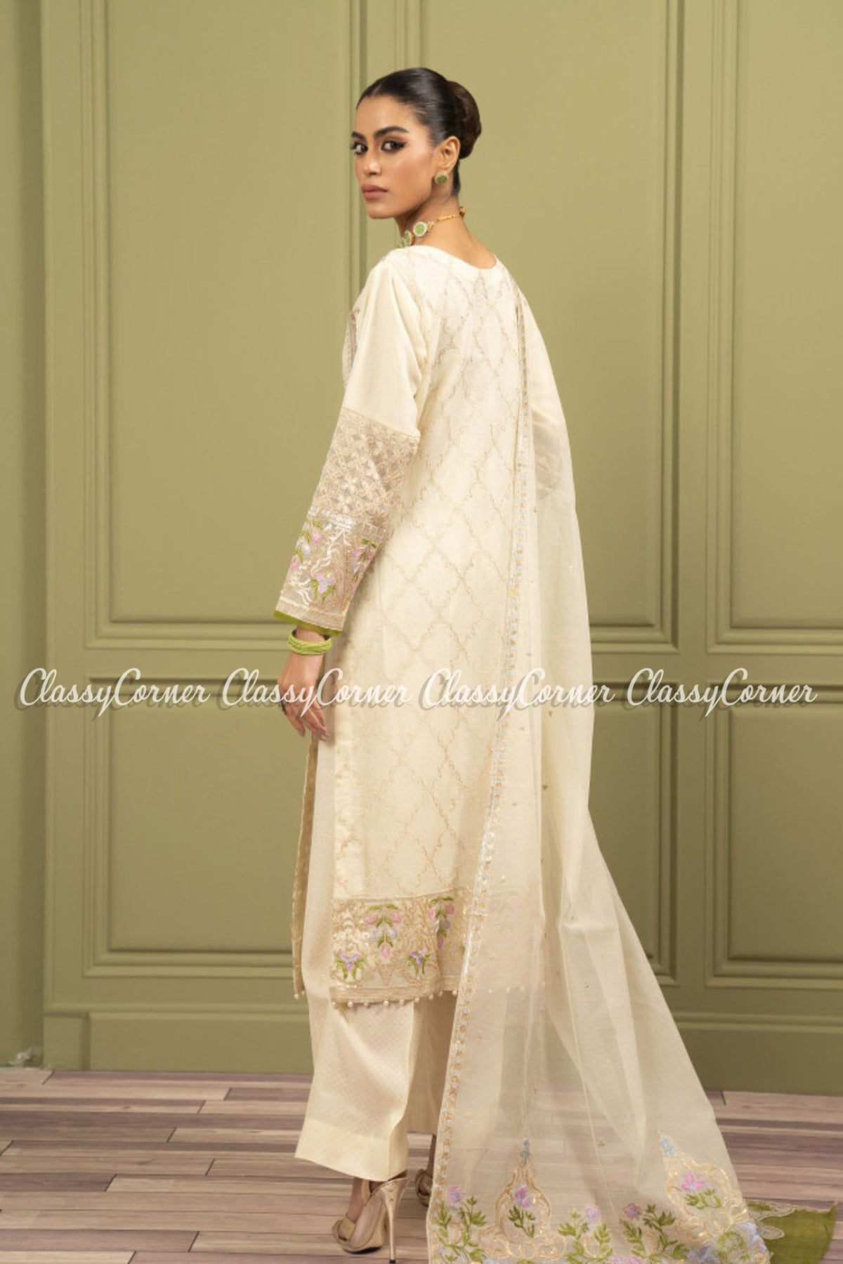best pakistani wedding outfits