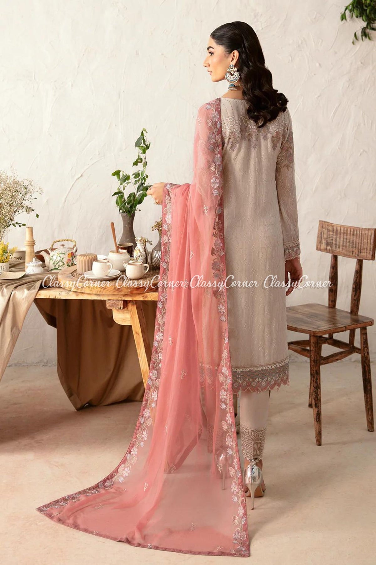 guest outfits to attend pakistani wedding