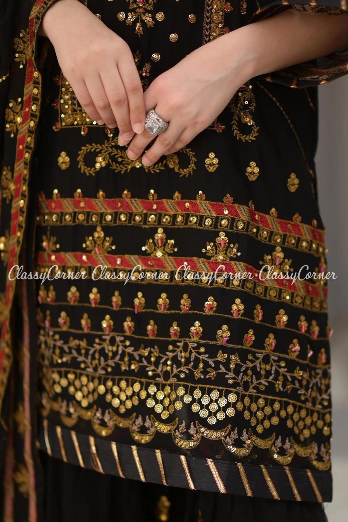 latest wedding outfits pakistani