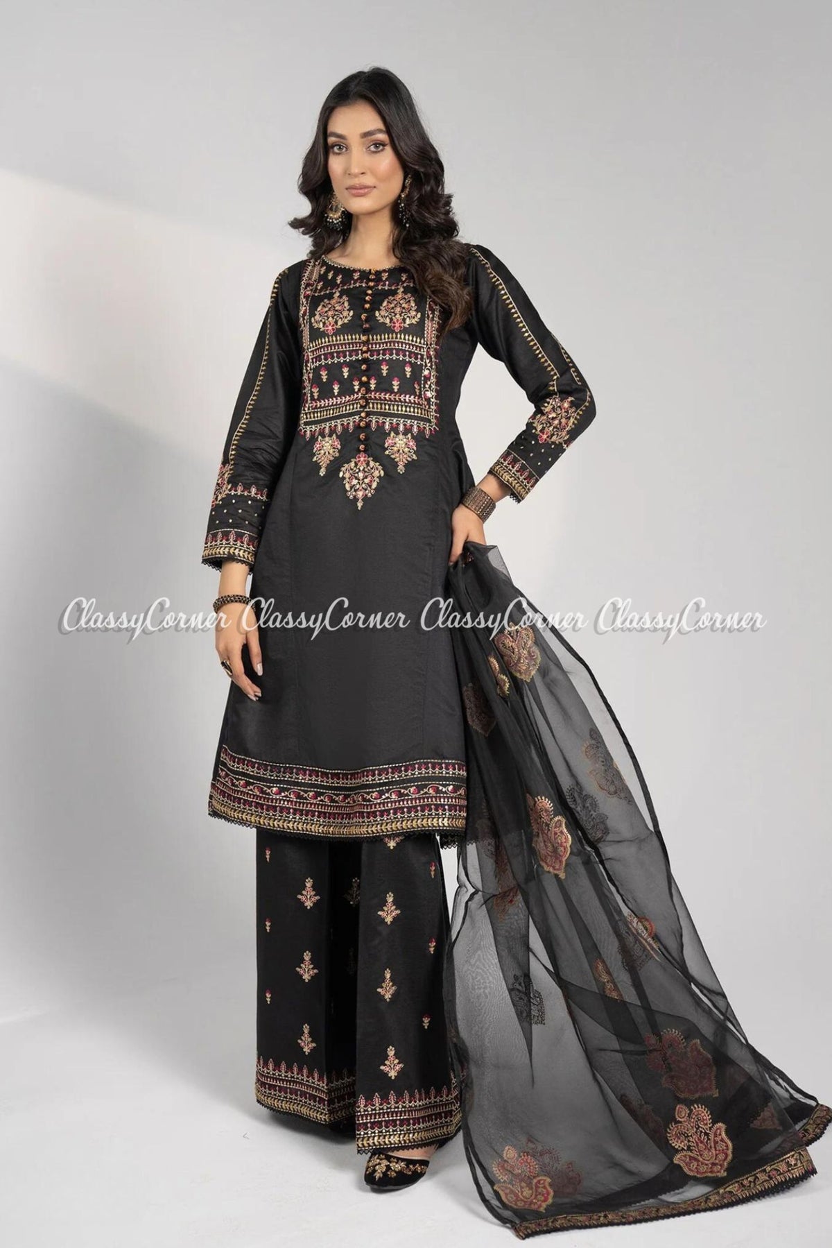 Pakistani formal wear to attend wedding