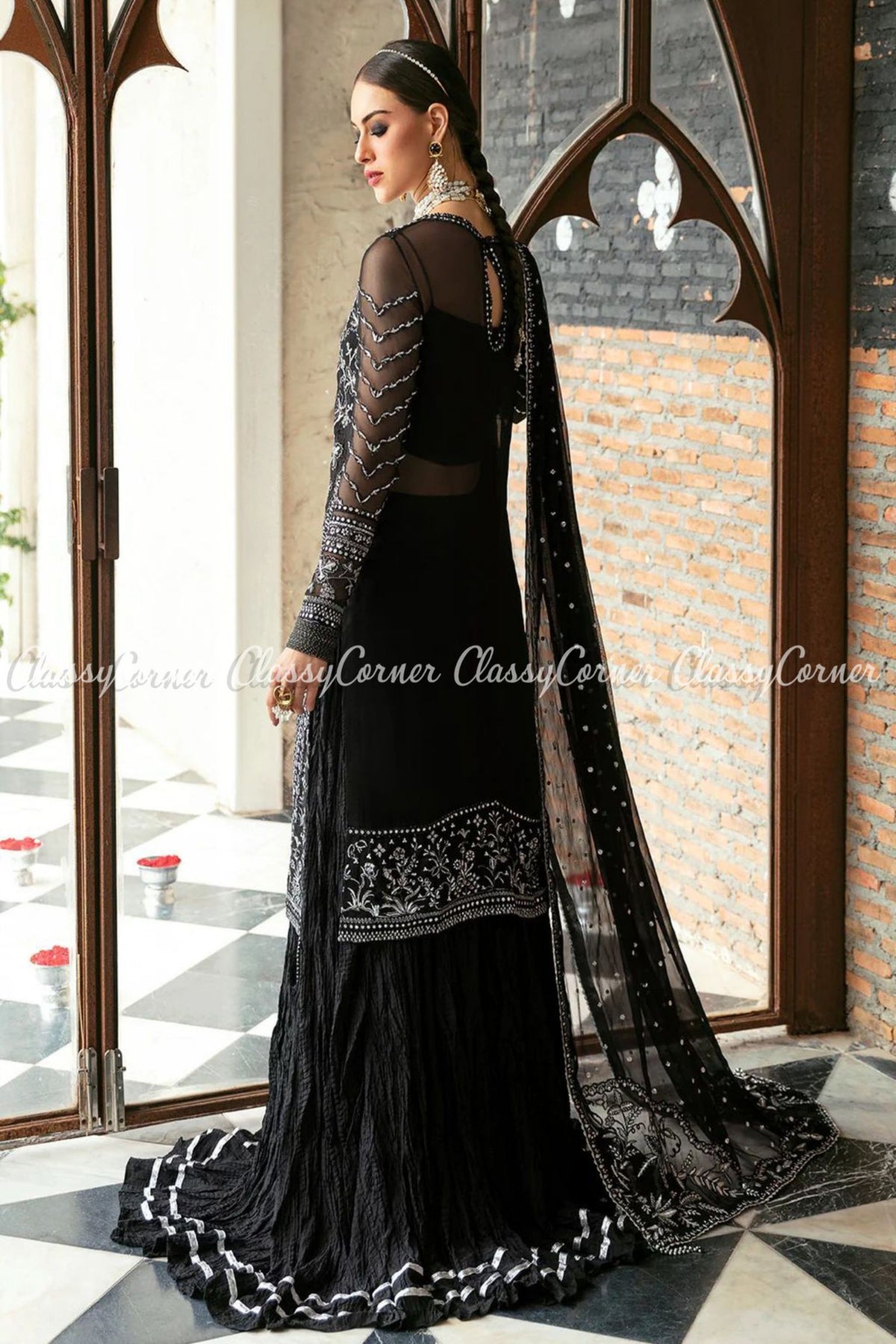 pakistani ladies wedding outfits