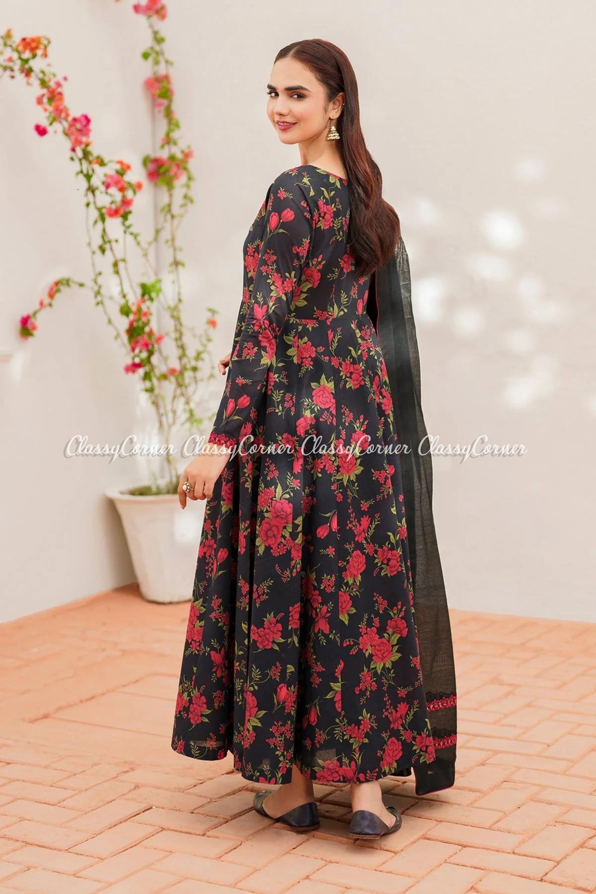 Formal outfits for women pakistani