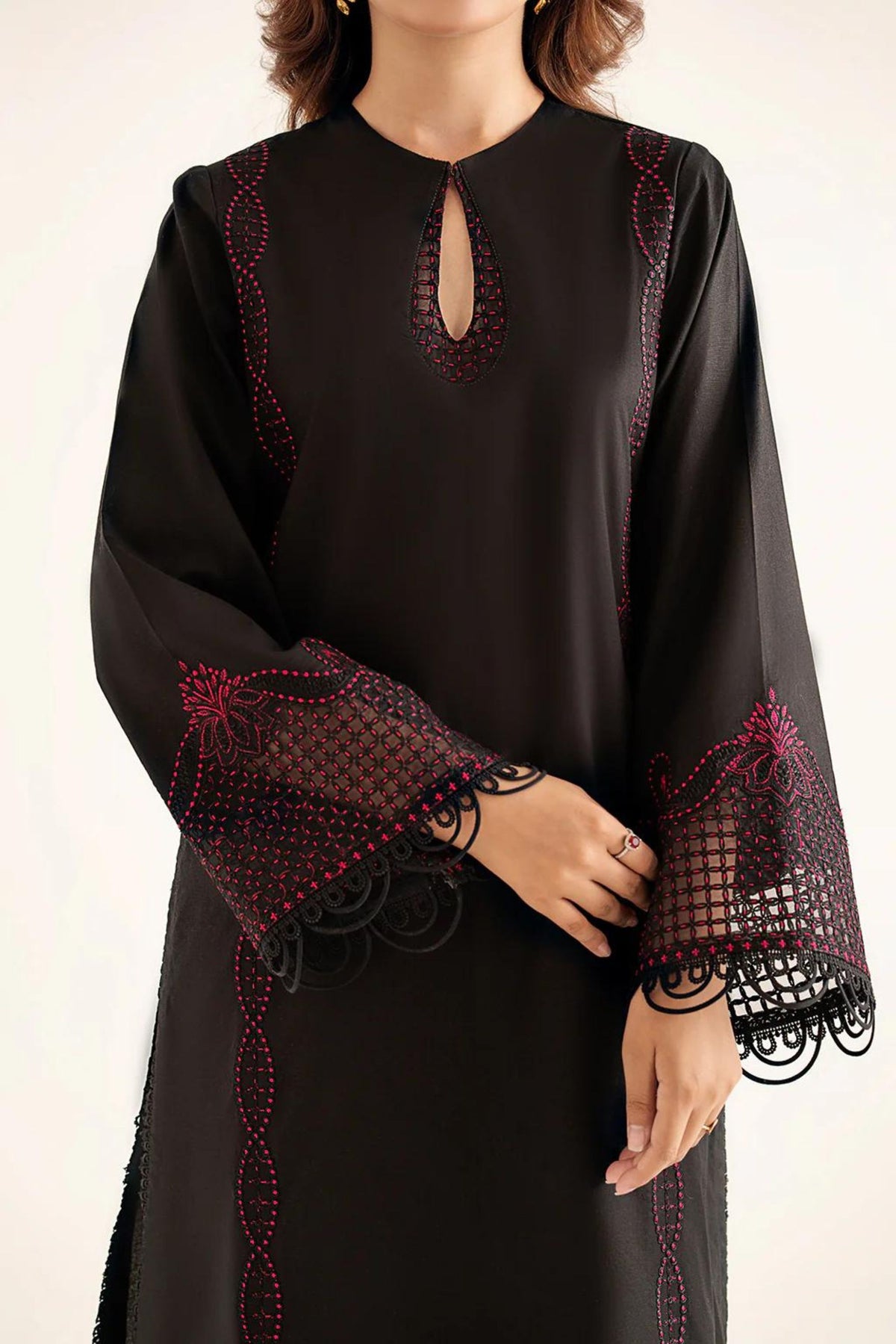 Latest Pakistani Formal Wear Outfits 2024