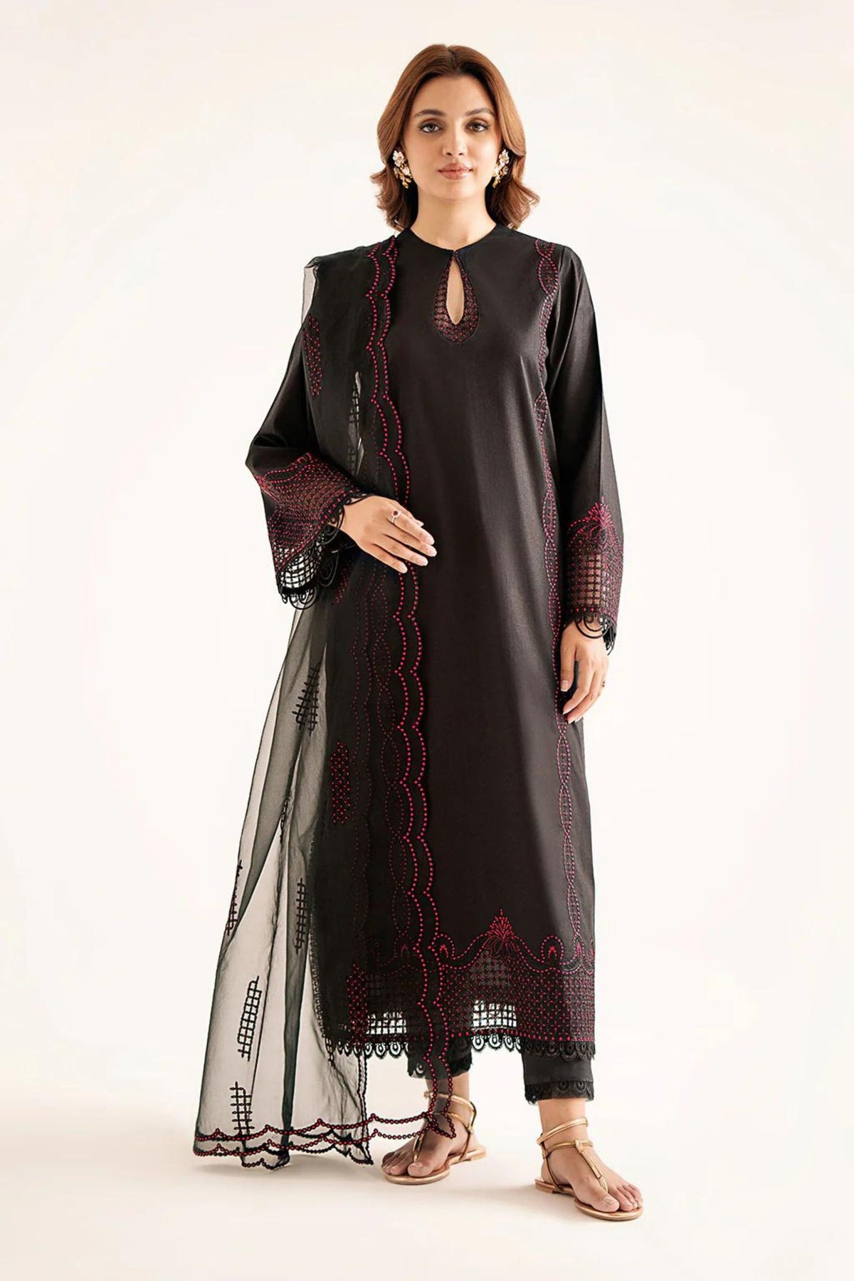 Latest Pakistani Formal Wear Outfits 2024