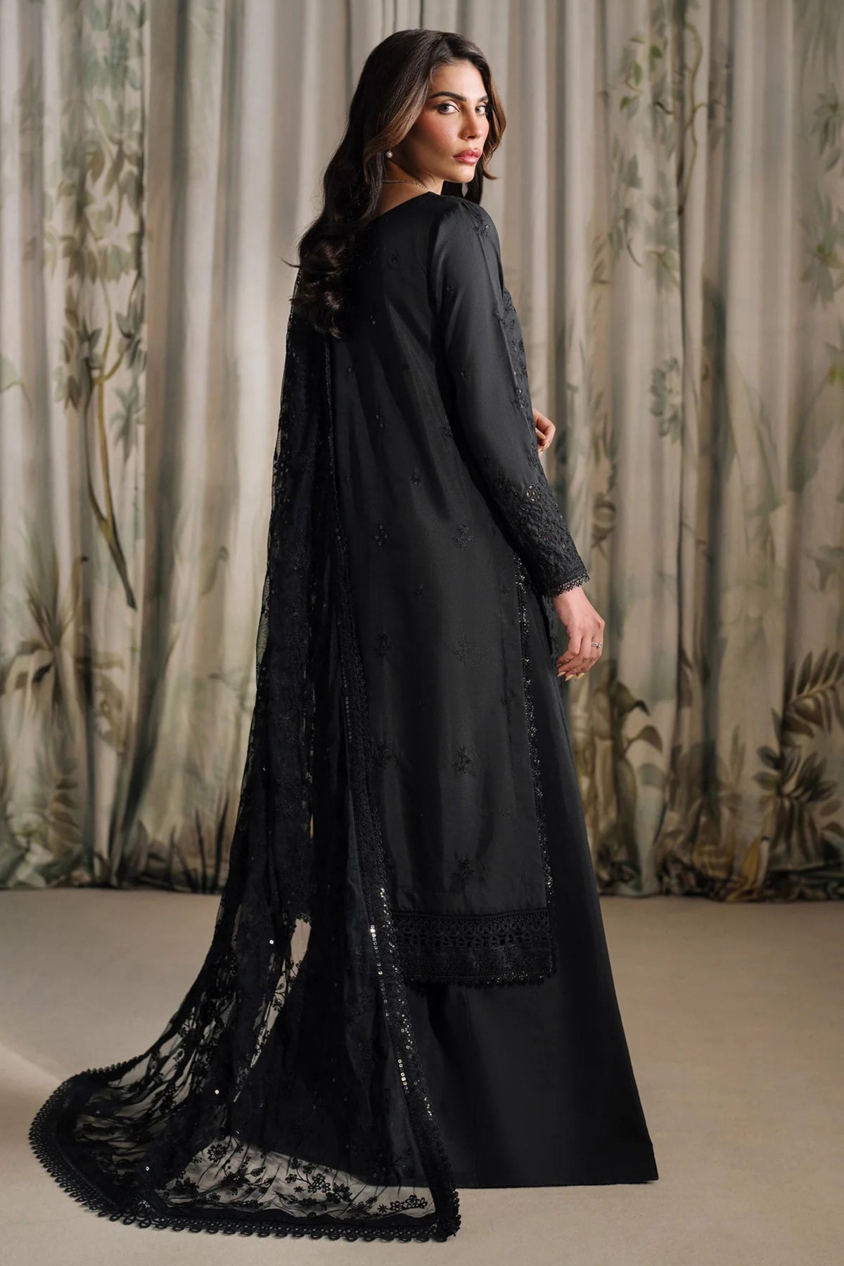 Party Suits For Pakistani Wedding 