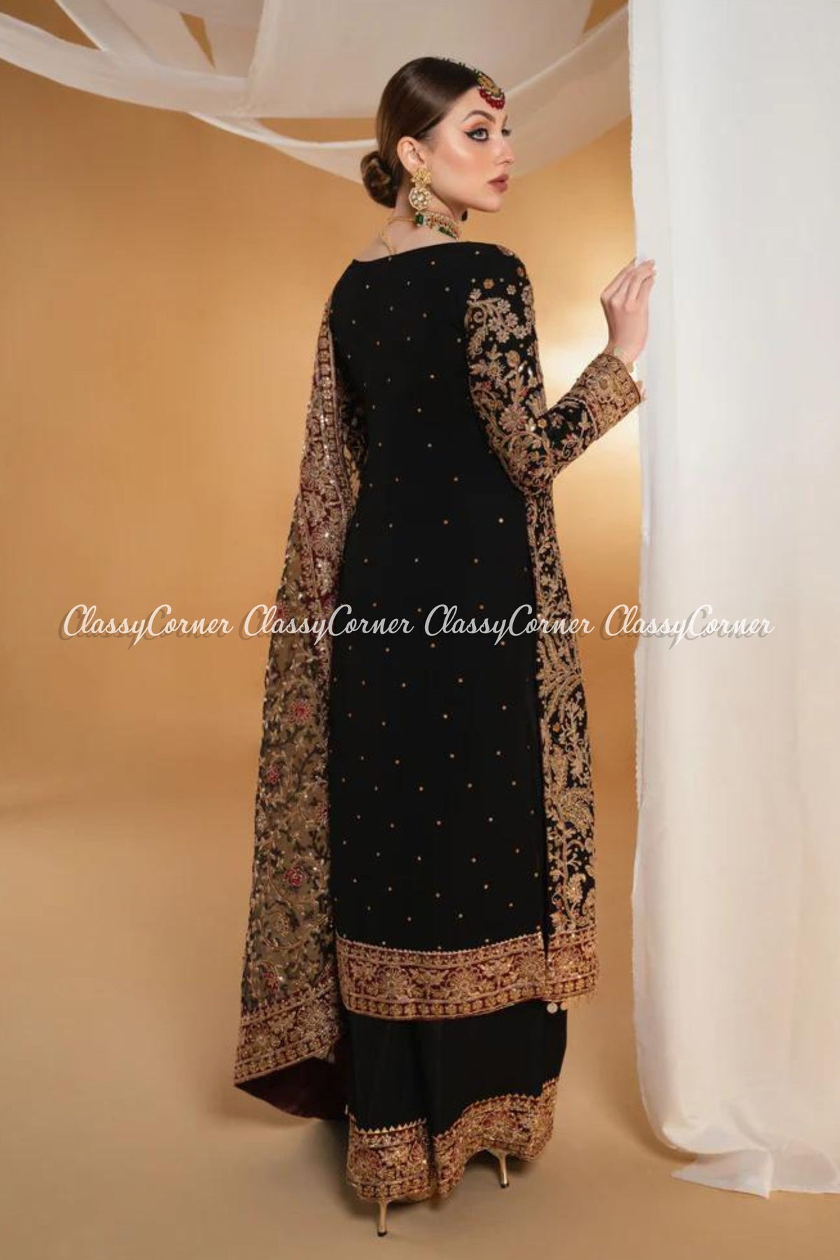 pakistani ladies wedding outfits