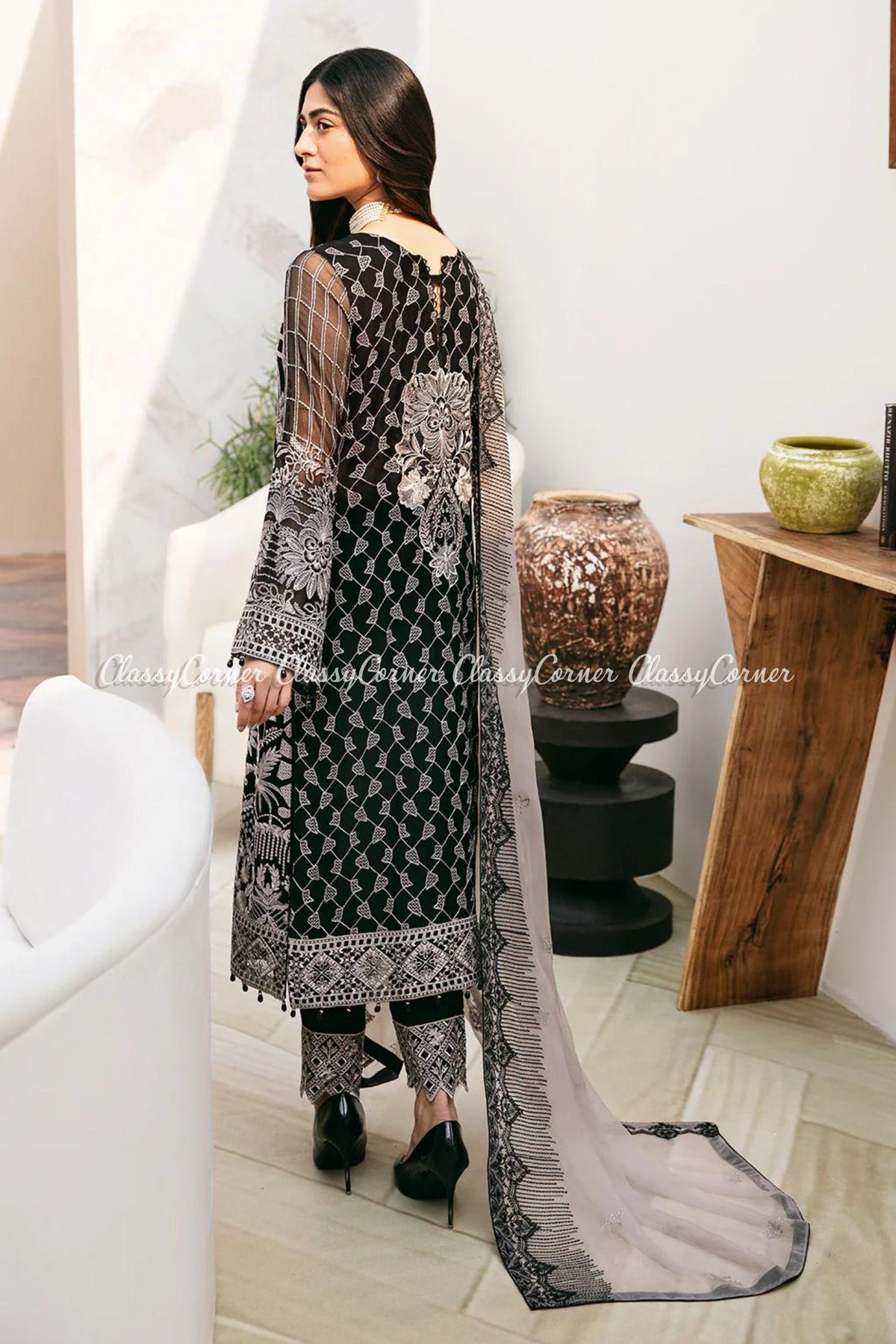 Pakistani wedding outfits for women 