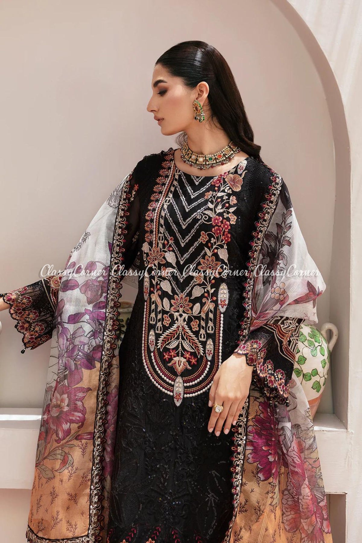 latest pakistani wedding outfits 2024