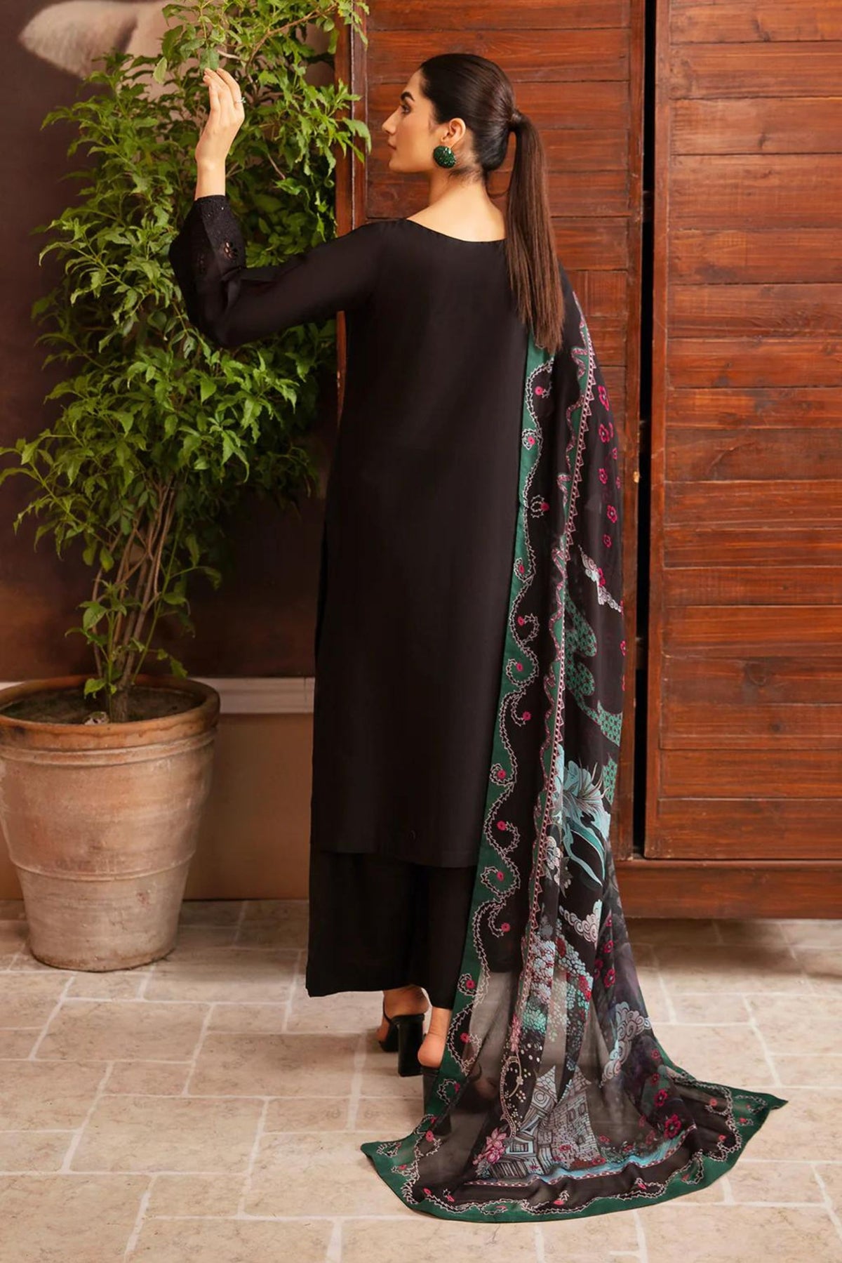 Pakistani Semi Formal Salwar Kameez