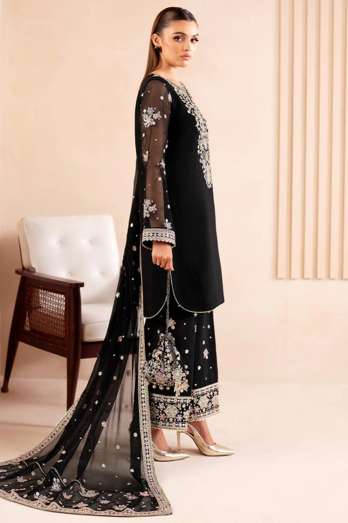 Pakistani Wedding Outfits For Ladies