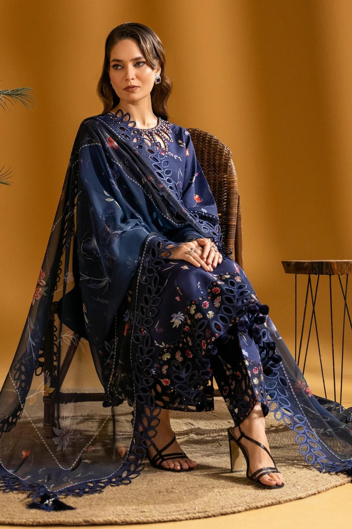 Women Latest Lawn Suits in USA