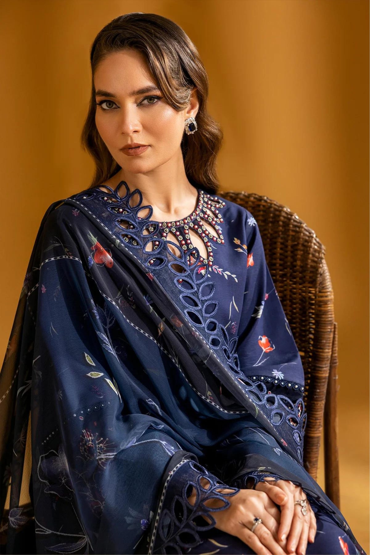 Women Latest Lawn Suits in USA