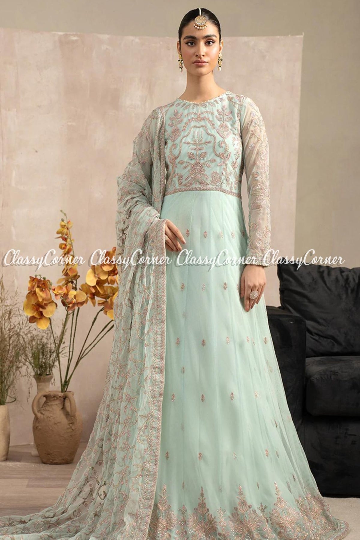 traditional pakistani wedding clothing