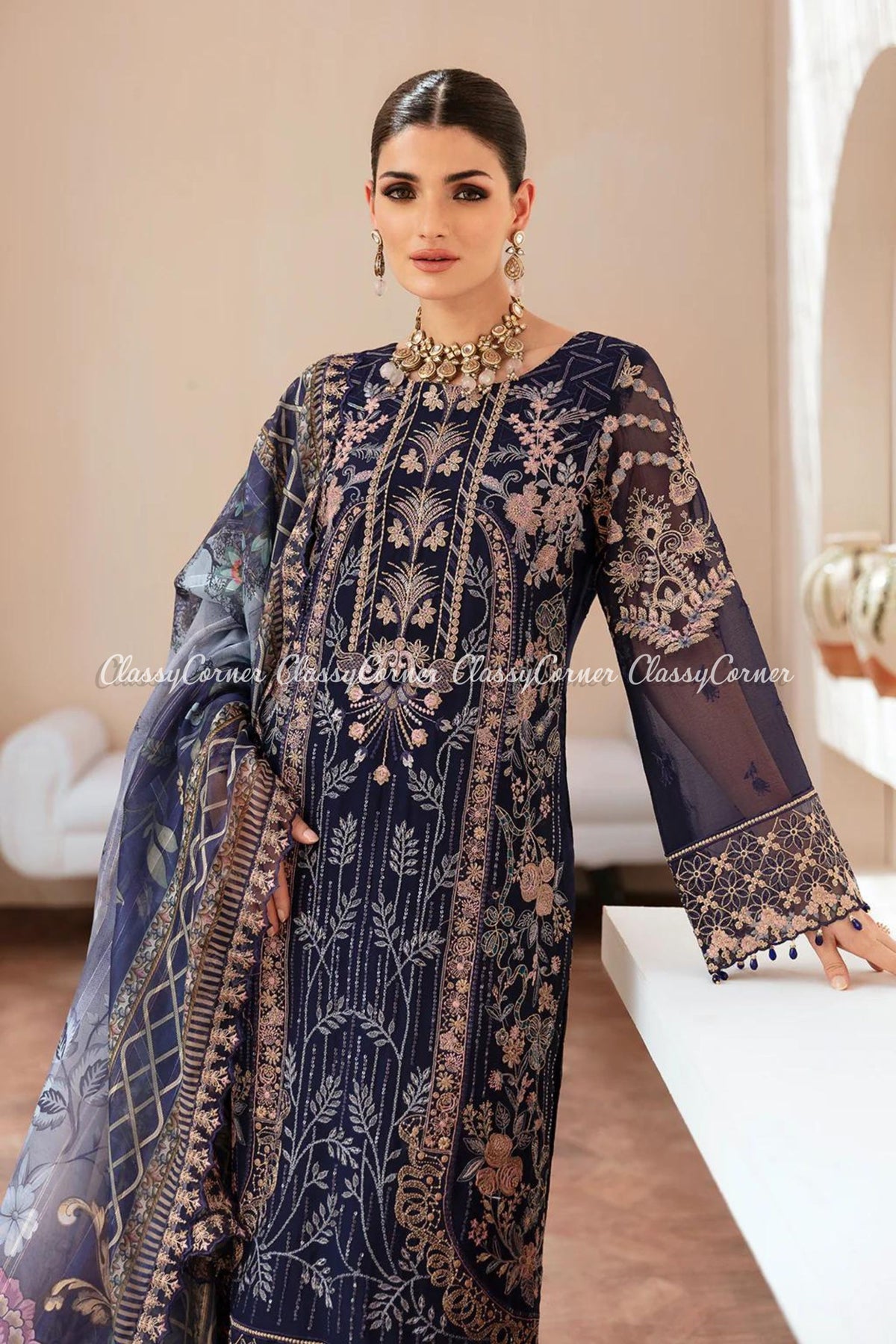 traditional pakistani wedding clothing