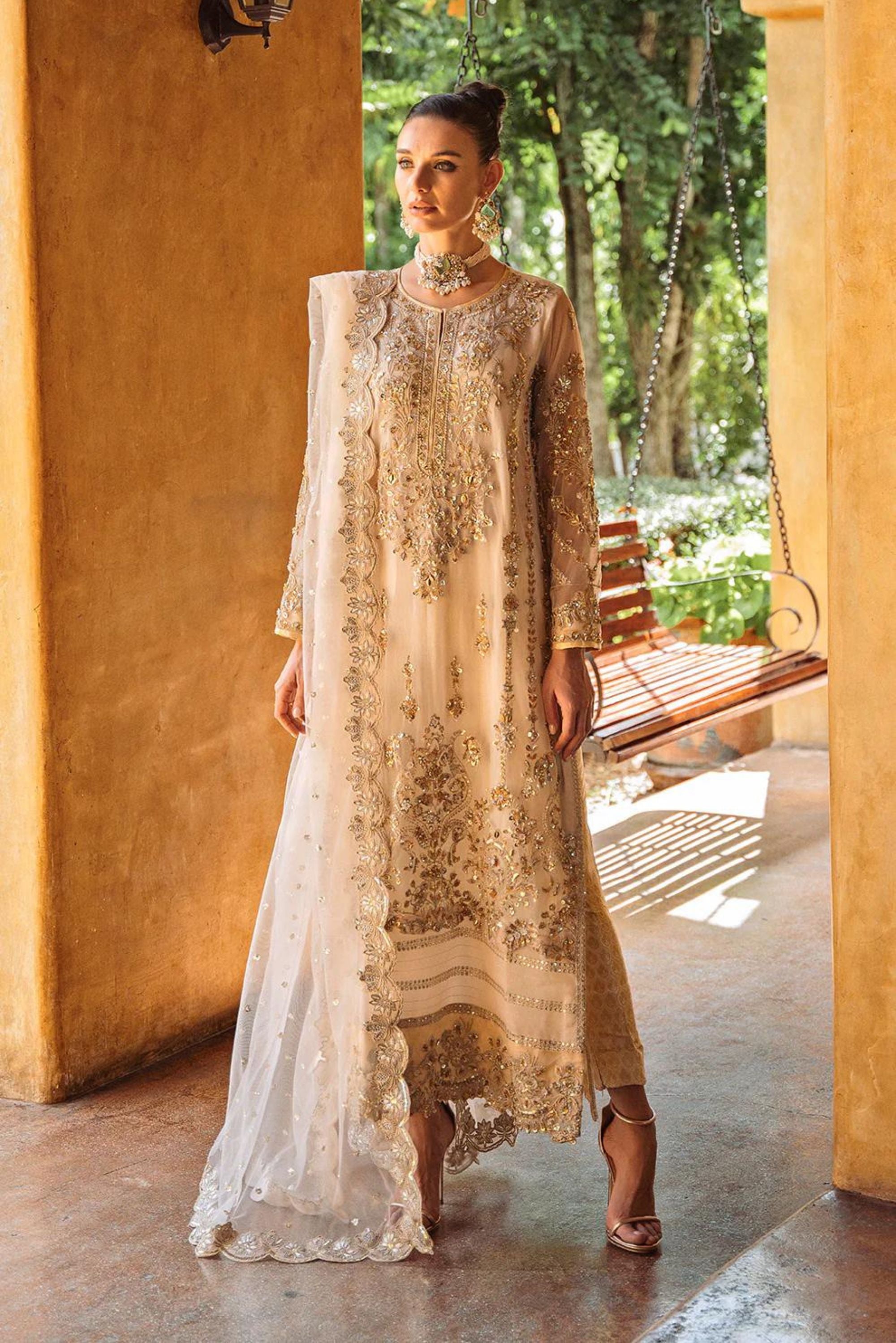 Traditional Pakistani Wedding Clothing 