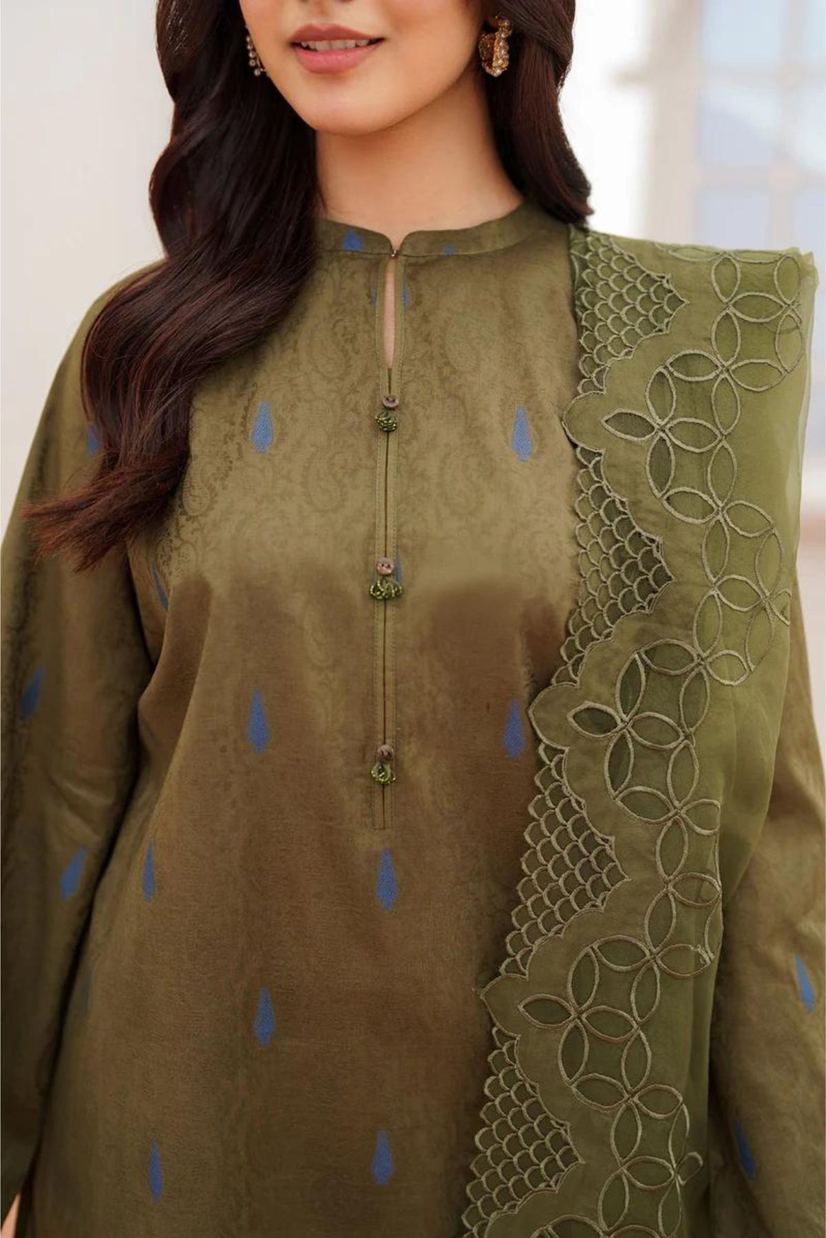 Women Lawn Readymade Suits Online