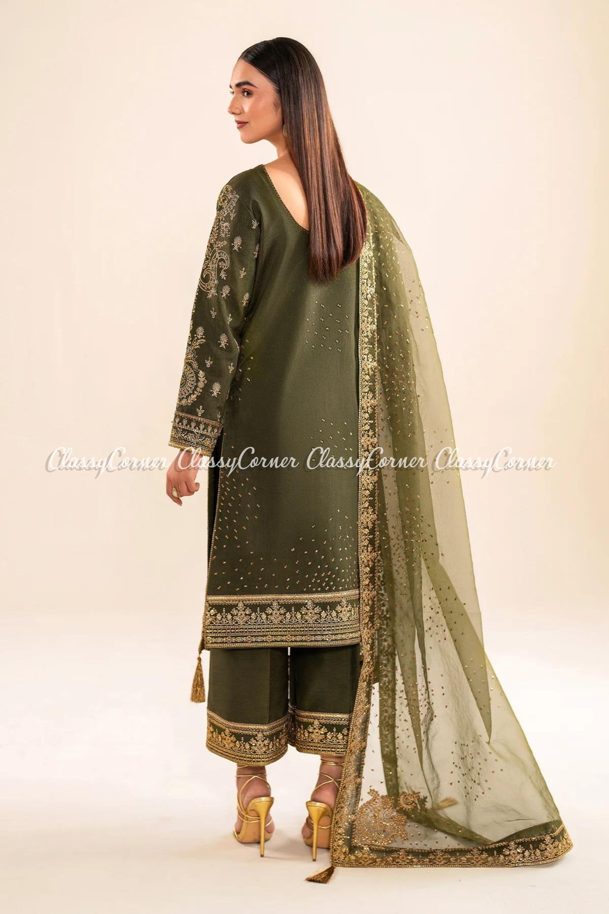 Pakistani wedding clothes for females