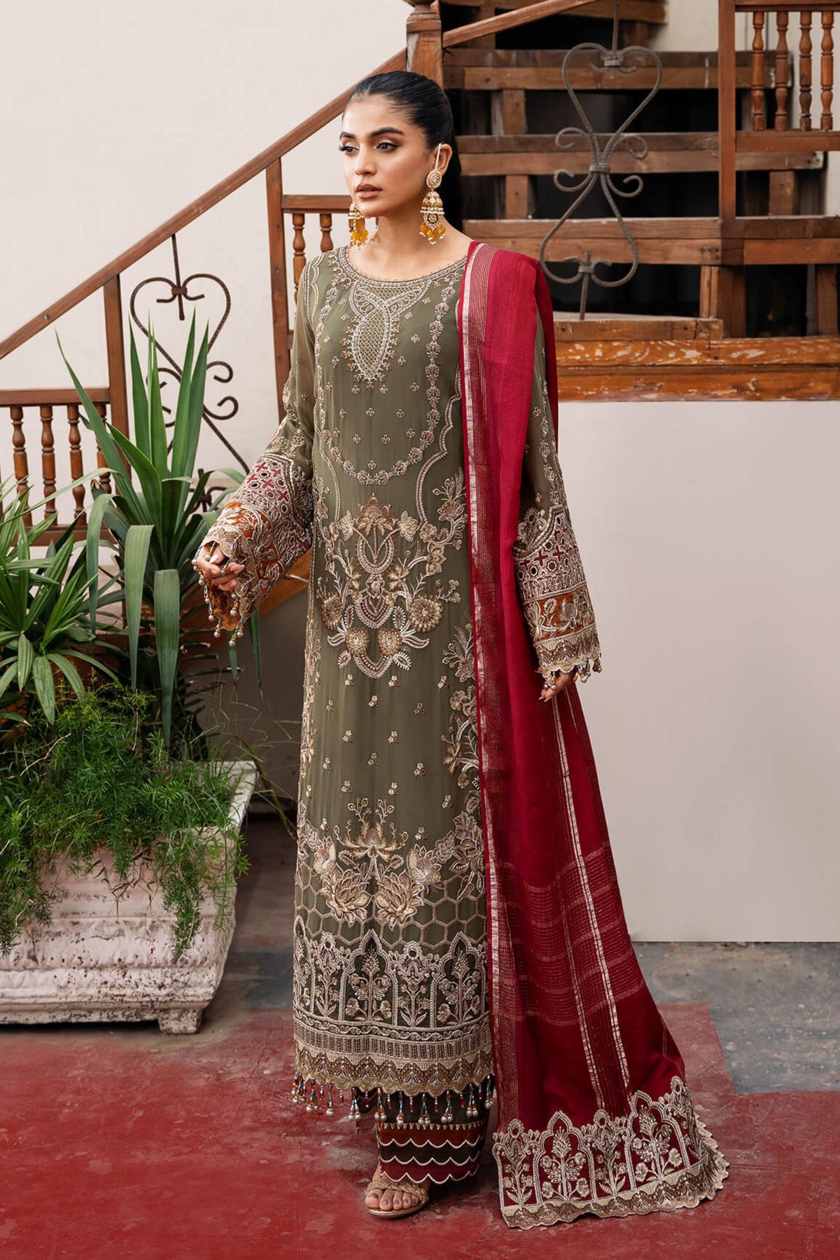 Pakistani Party Wear Suits For Weddings