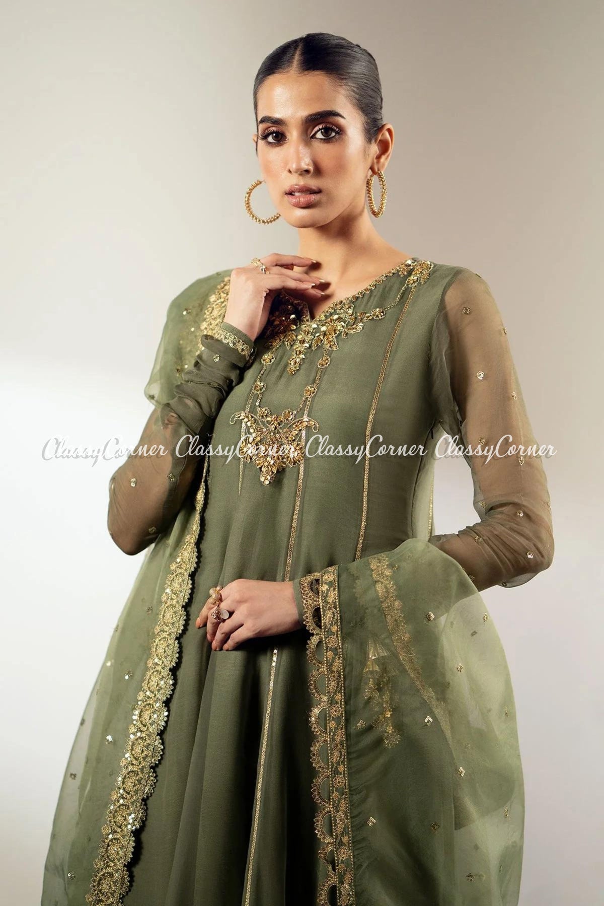 pakistani ladies wedding outfits