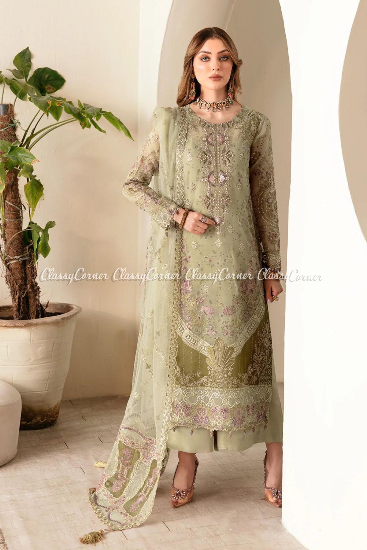 best pakistani wedding outfits